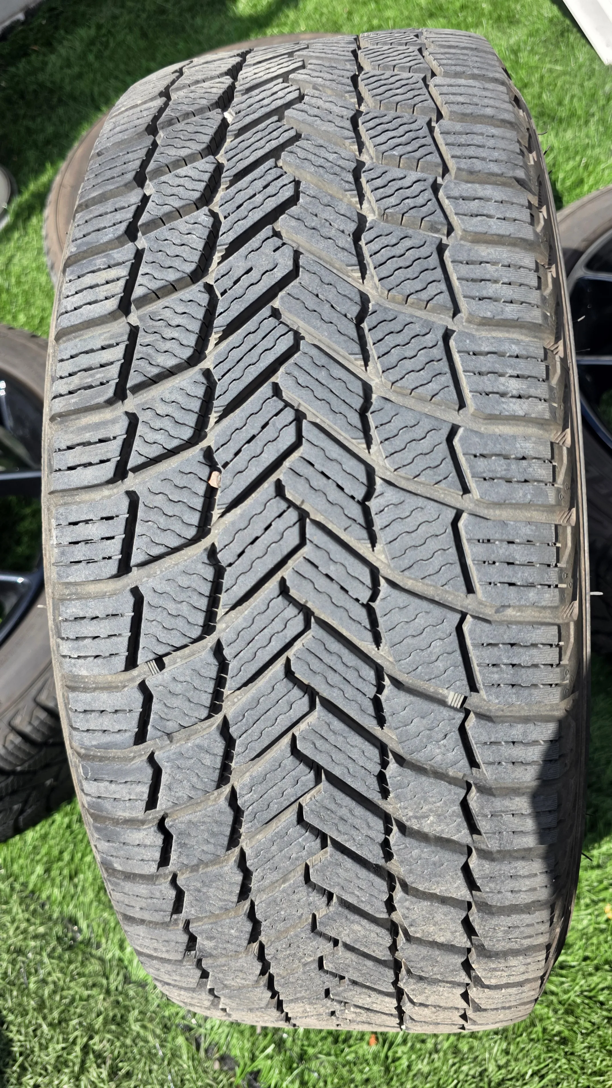 225/45/18 Michelin winter tires 90% tread with RS alloy 5x112 image indicator(7)