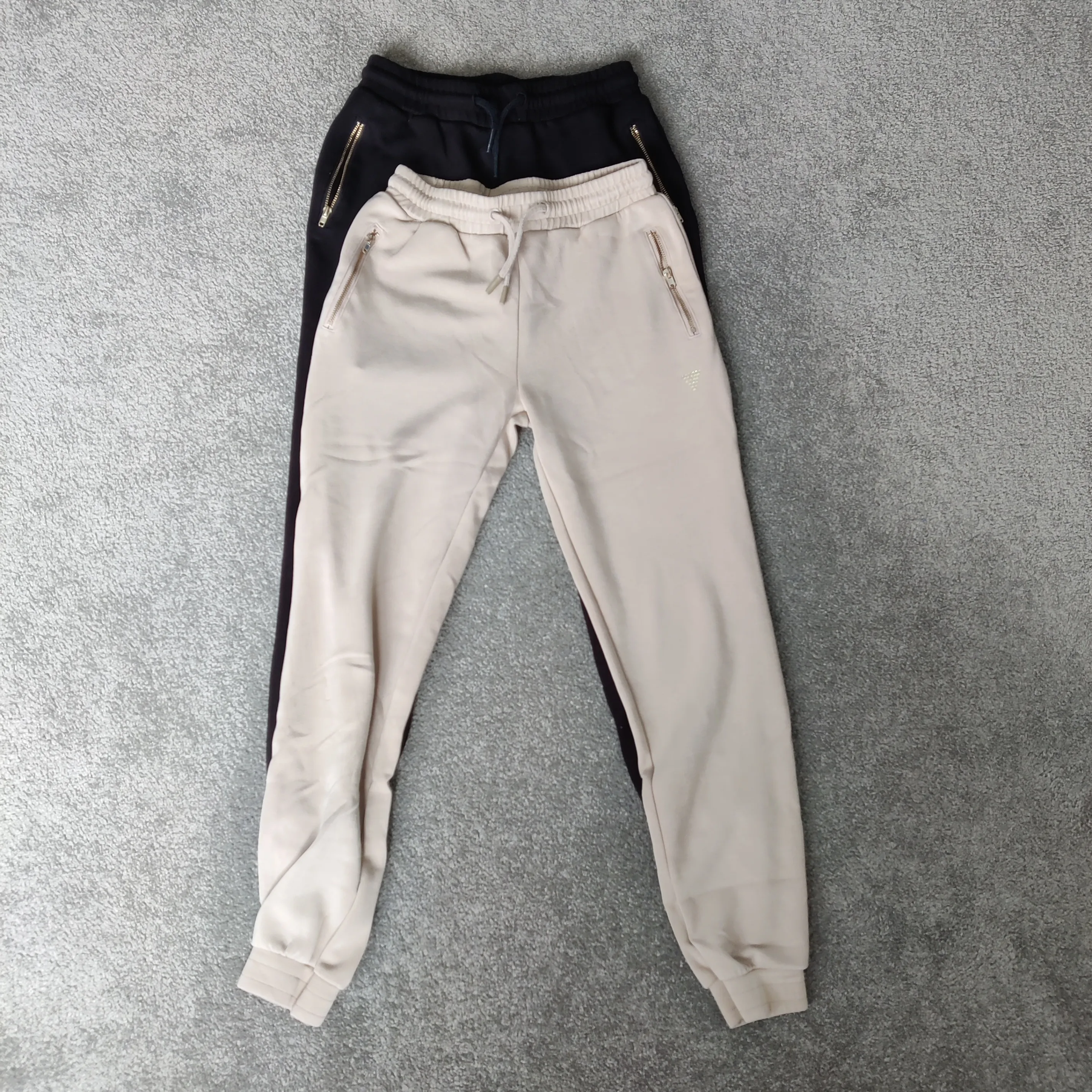 Guess Girl's Set of Two Sweatpants Size Youth 10 Cream Black thumbnail