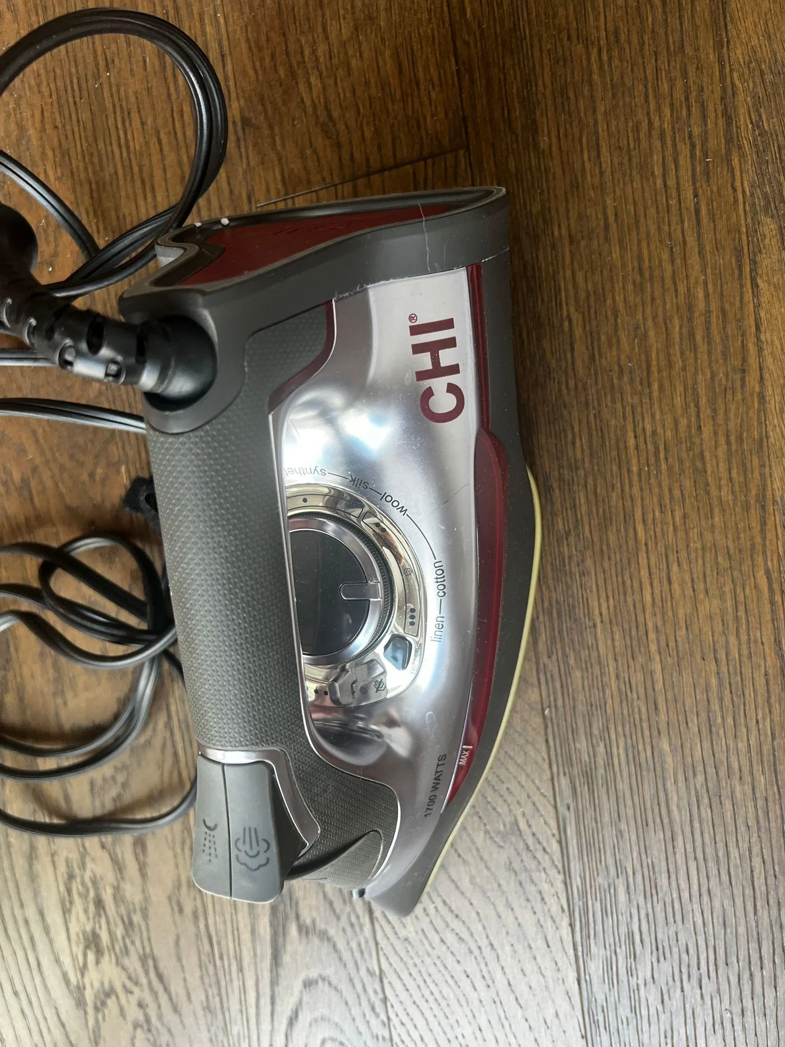 CHI Professional Steam Iron – Adjustable Temp, XL Cord image indicator(10)