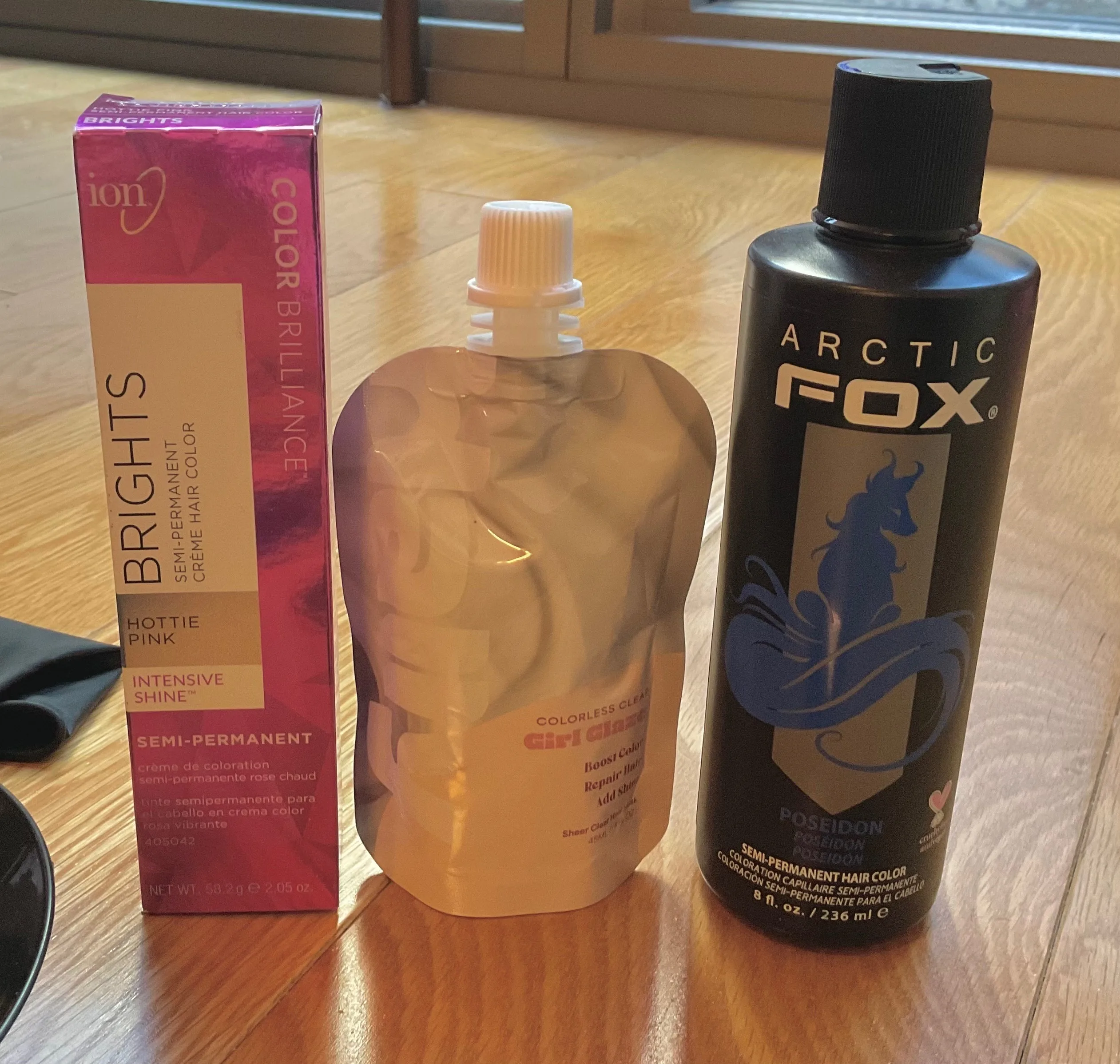 Assorted Hair Dye Supplies image indicator(2)