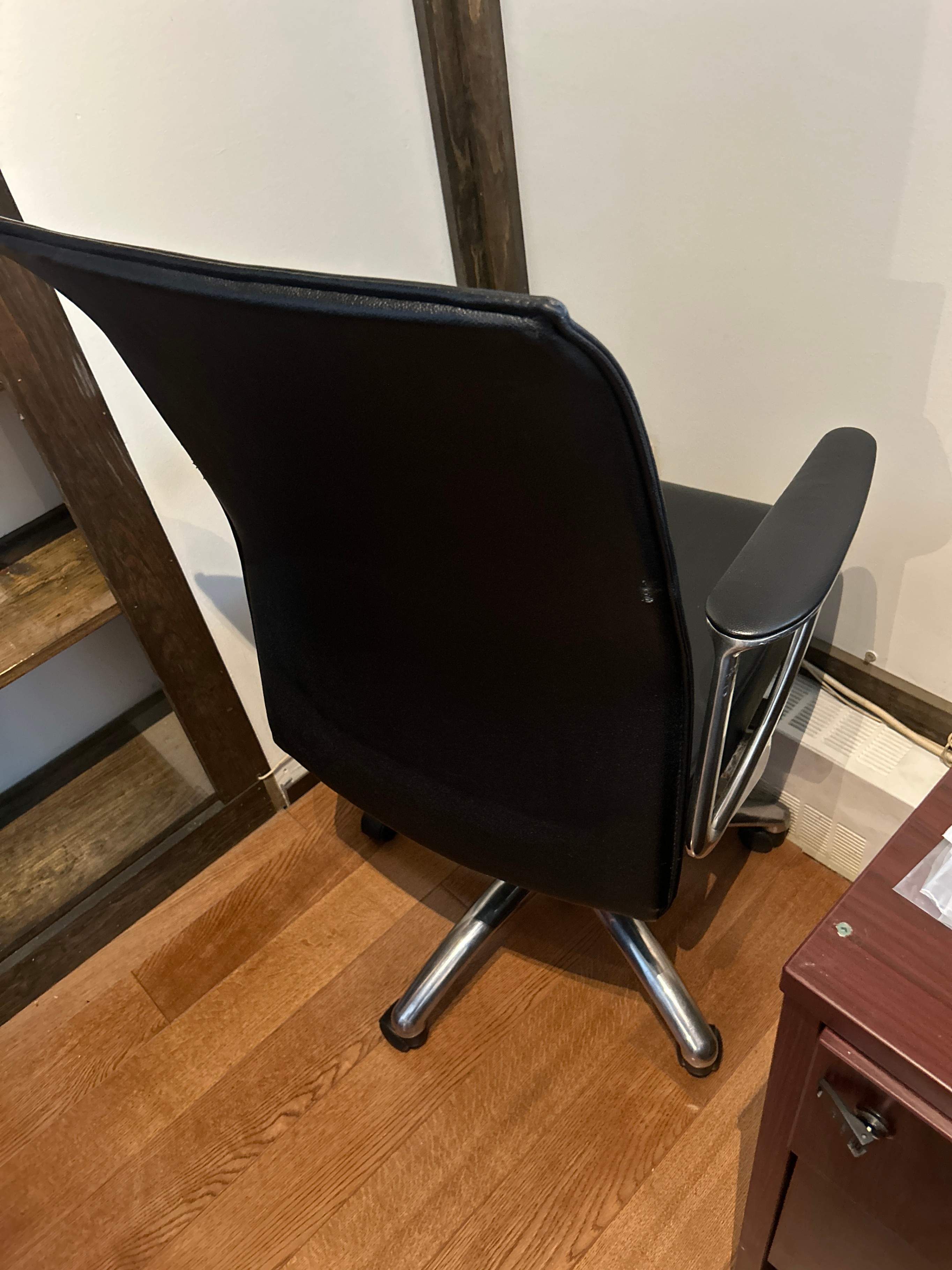 Black Leather Office chair - photo 2