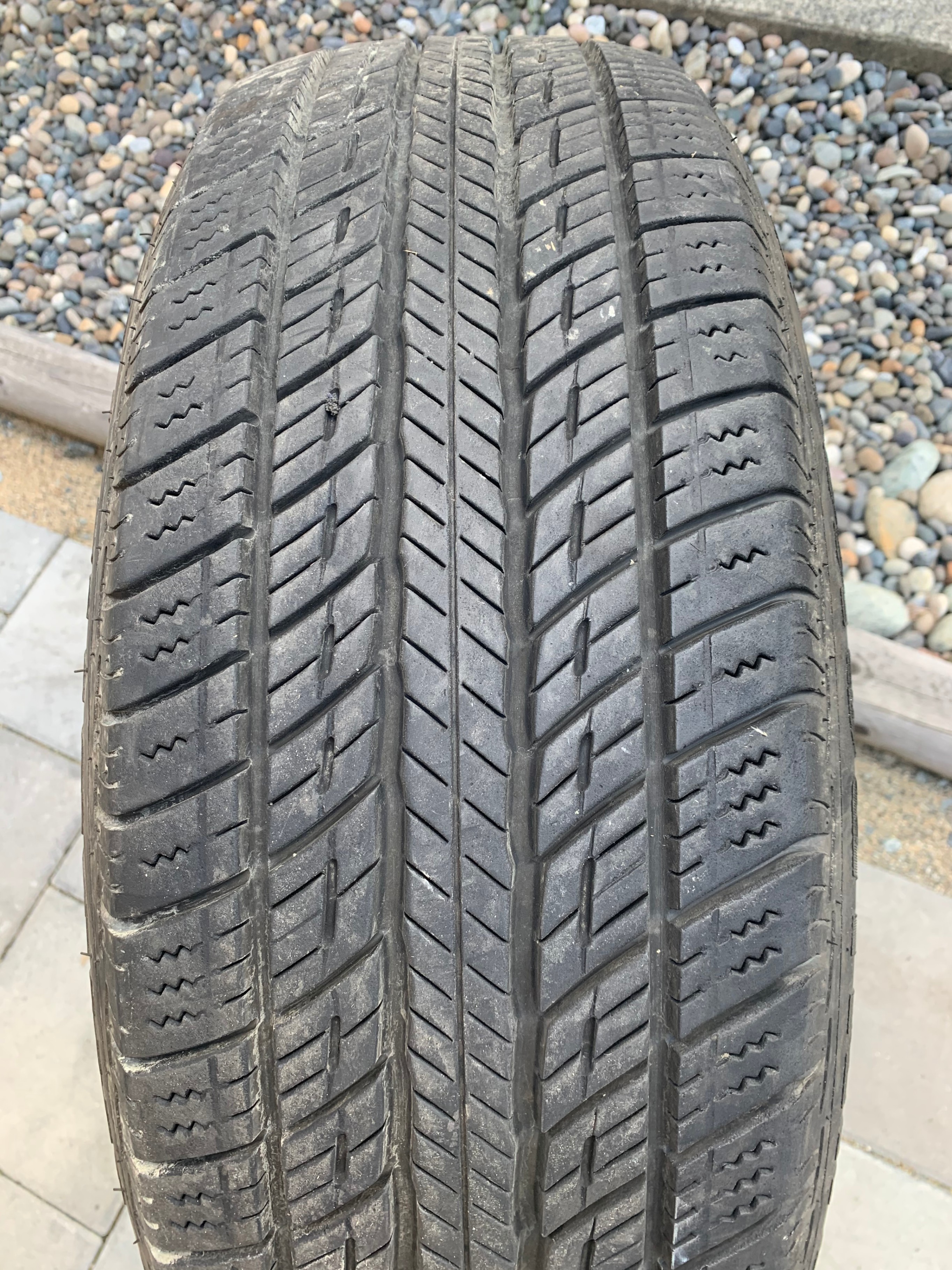 1 x single 225/60/18 Uniroyal Tiger Paw Touring A/S 90% tread