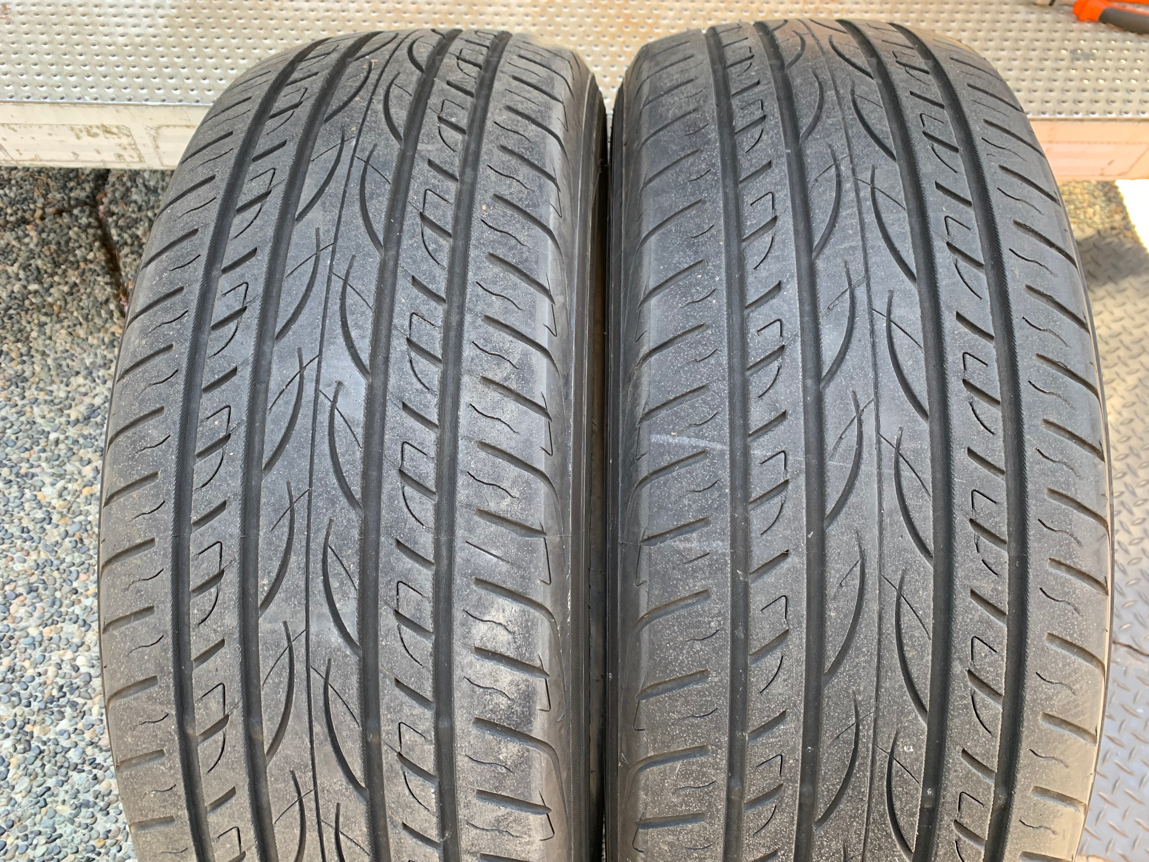 Pair of 235/60/18 M+S Yokohama Avid Envigor with good tread