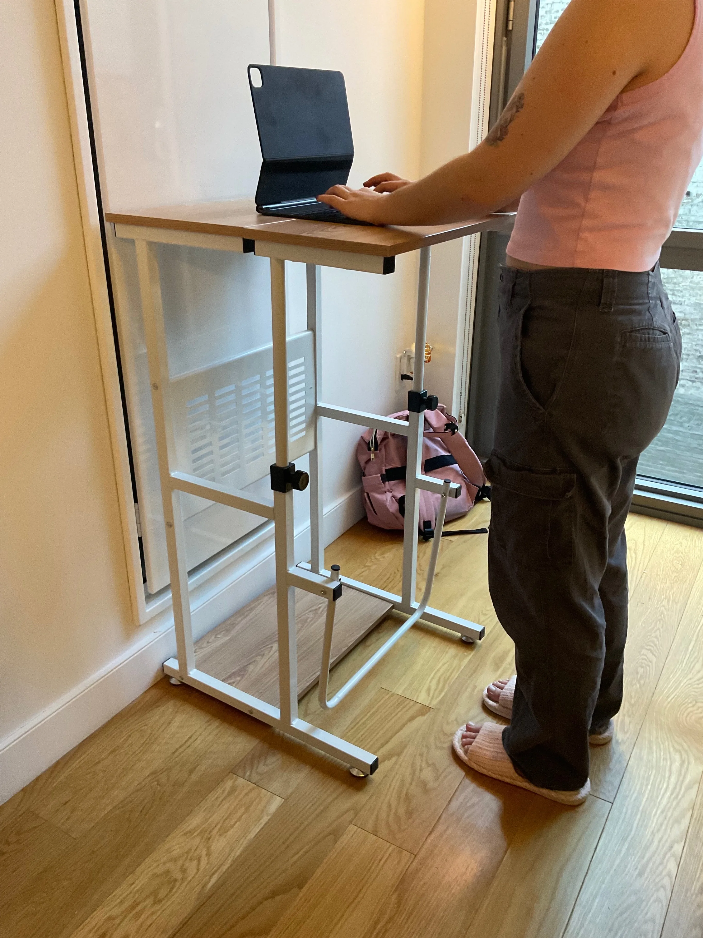 Costway Height Adjustable Standing Desk Podium Table image indicator(4)