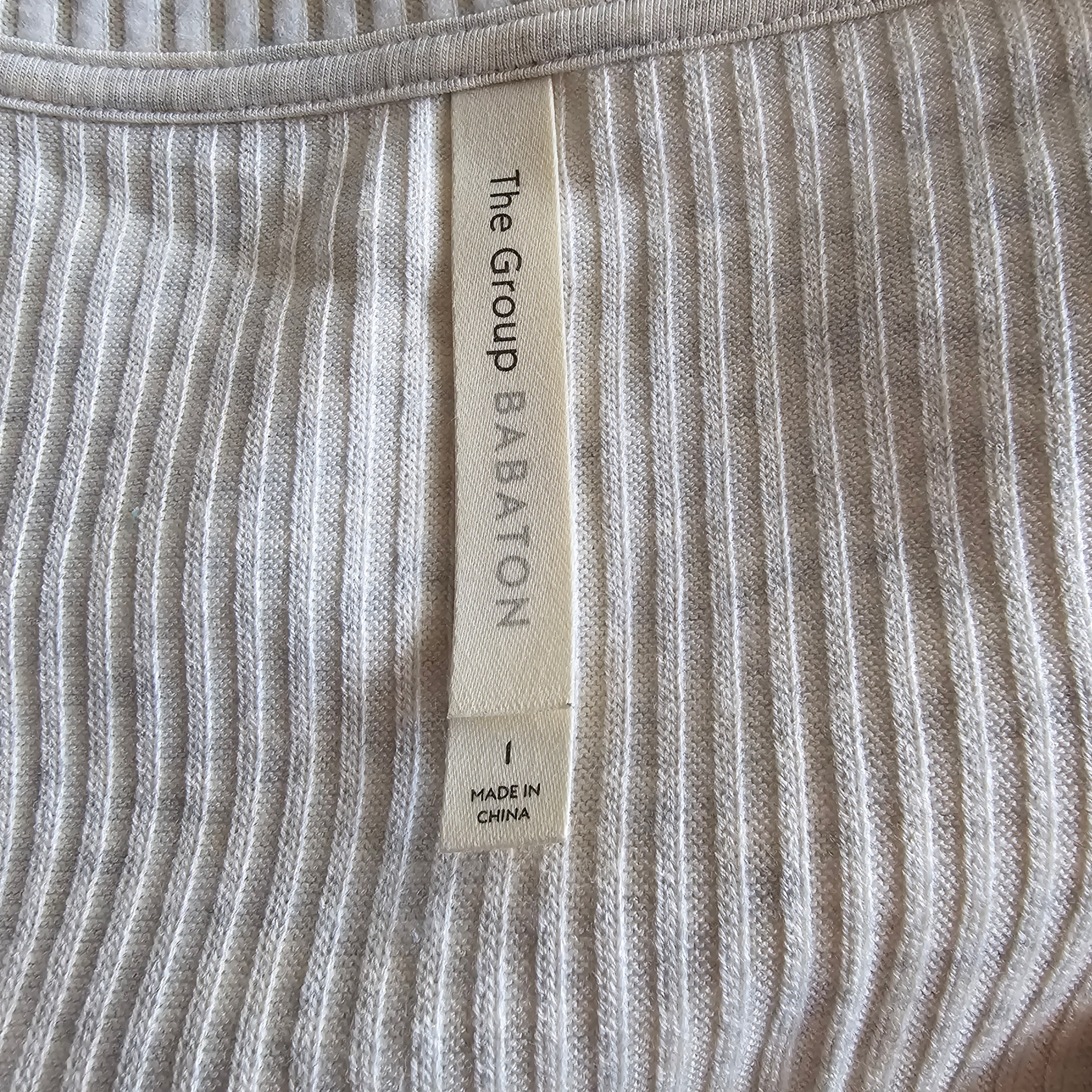 Aritzia Traverse Longsleeve - 2022 - Heather Whitecap Grey -Sz 1 - photo 4