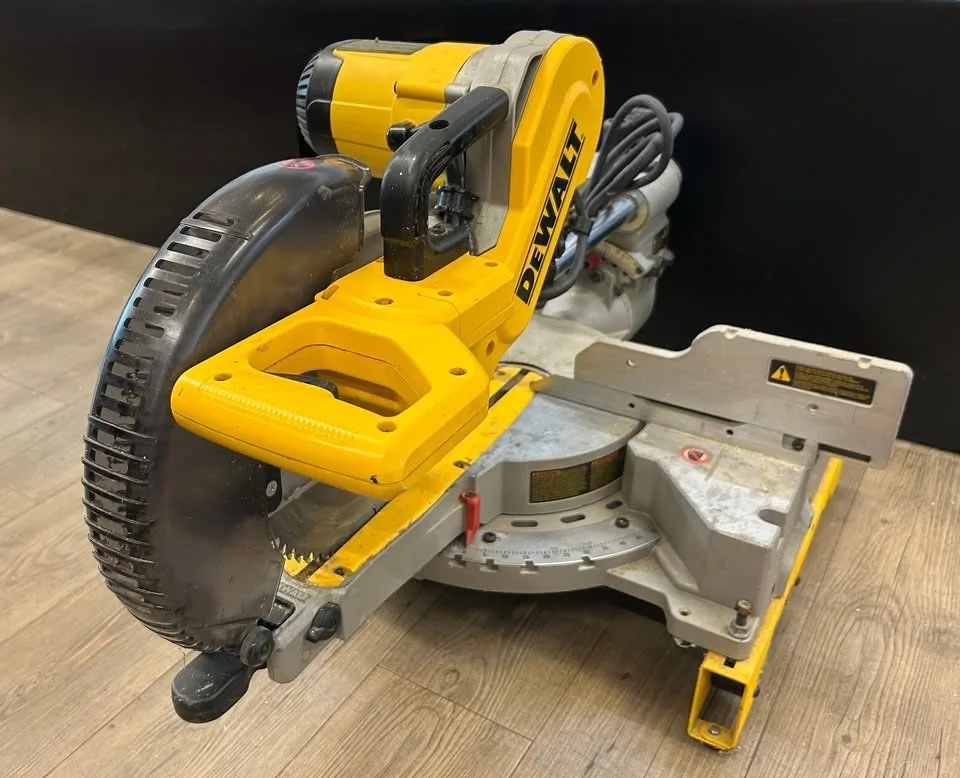 DEWALT 10-Inch Sliding Compound Miter Saw (DW717) thumbnail
