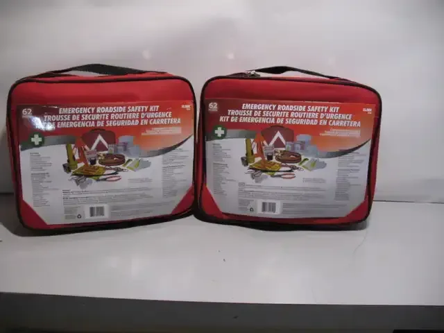 WINTER Car Emergency Kit, BRAND NEW thumbnail