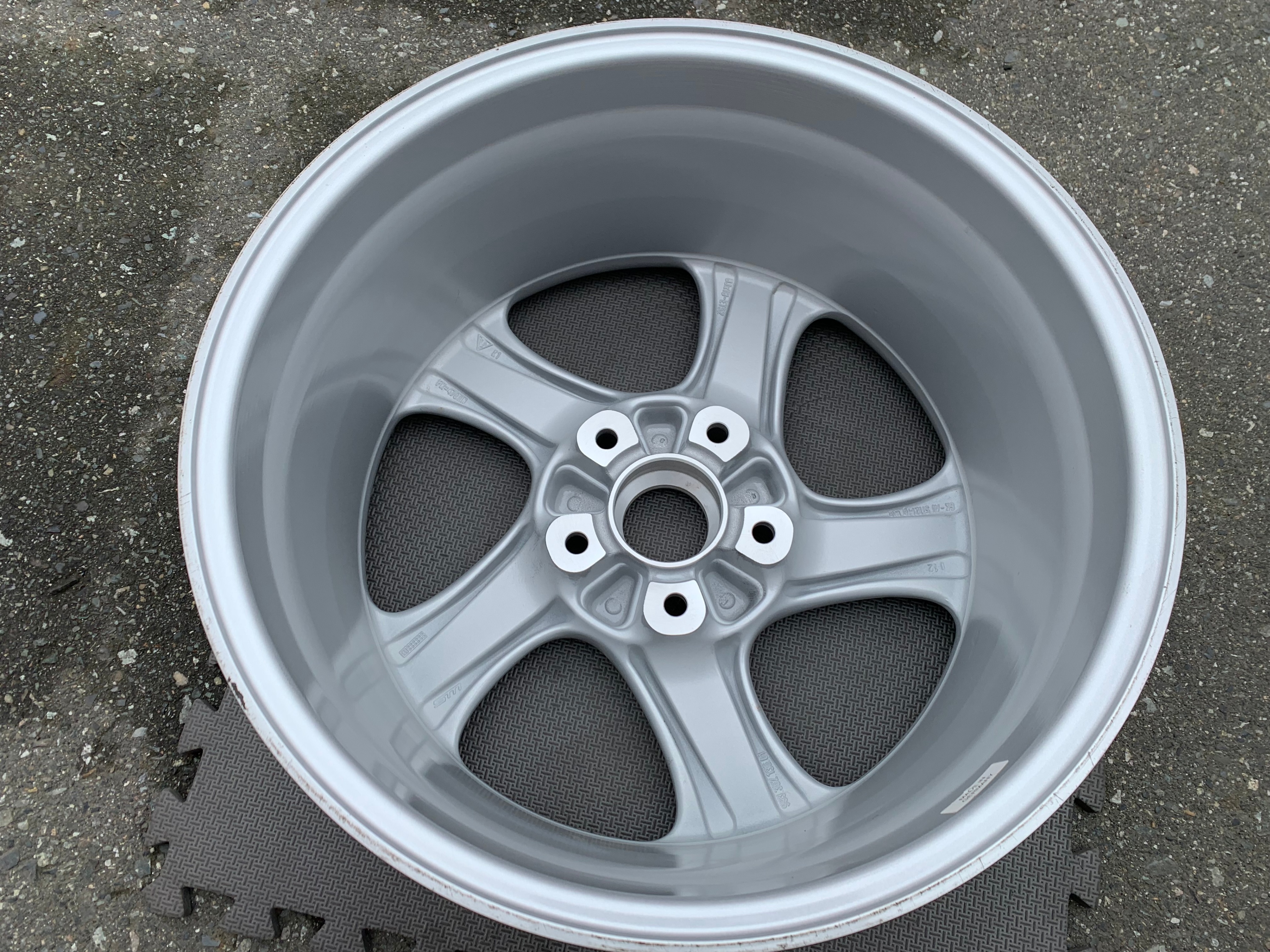 1 X Single Genuine Porsche 18X8 OEM turbo twist rim in Brand New - photo 4