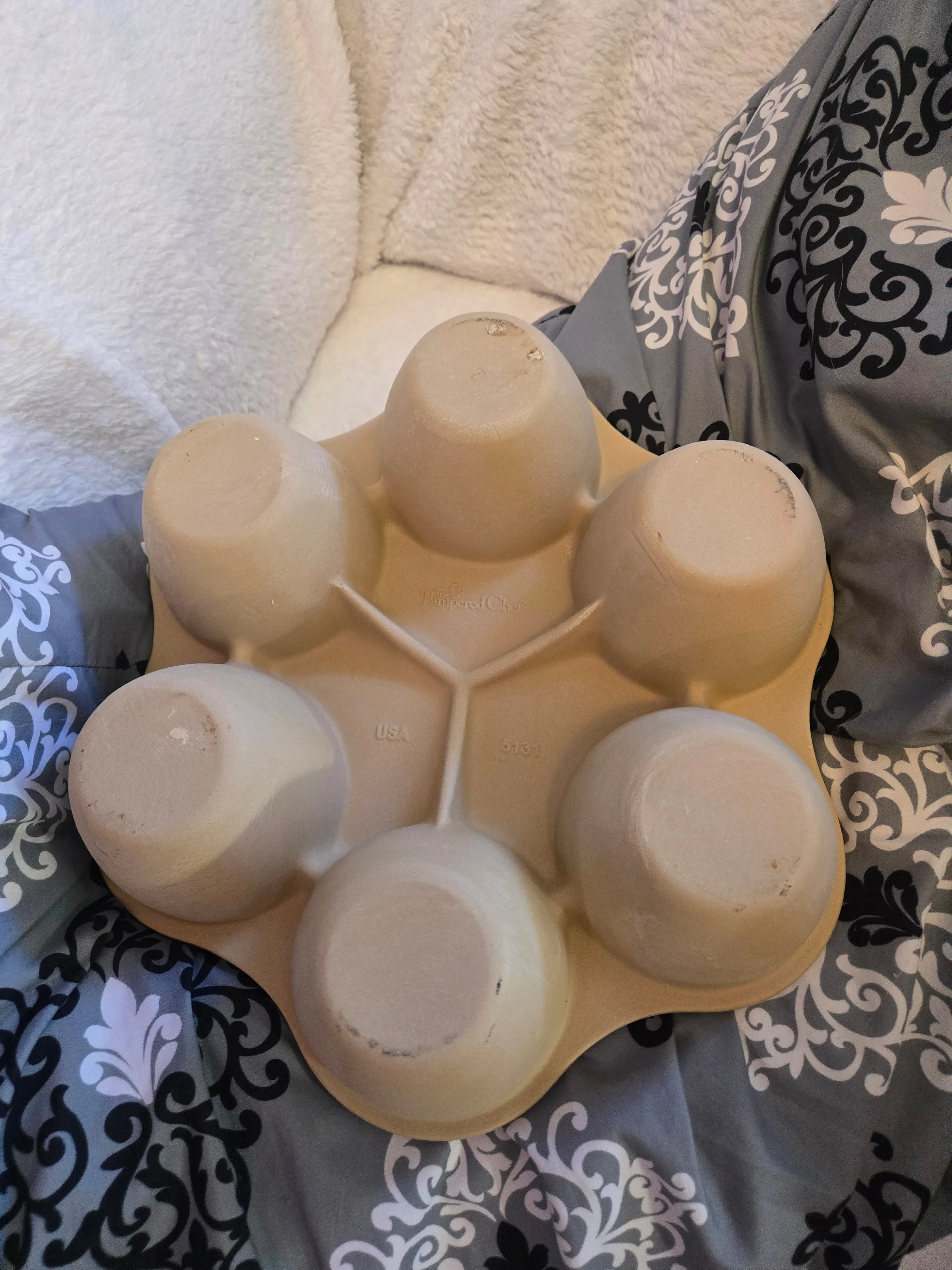 Pampered Chef Stoneware Baking Dish image indicator(2)