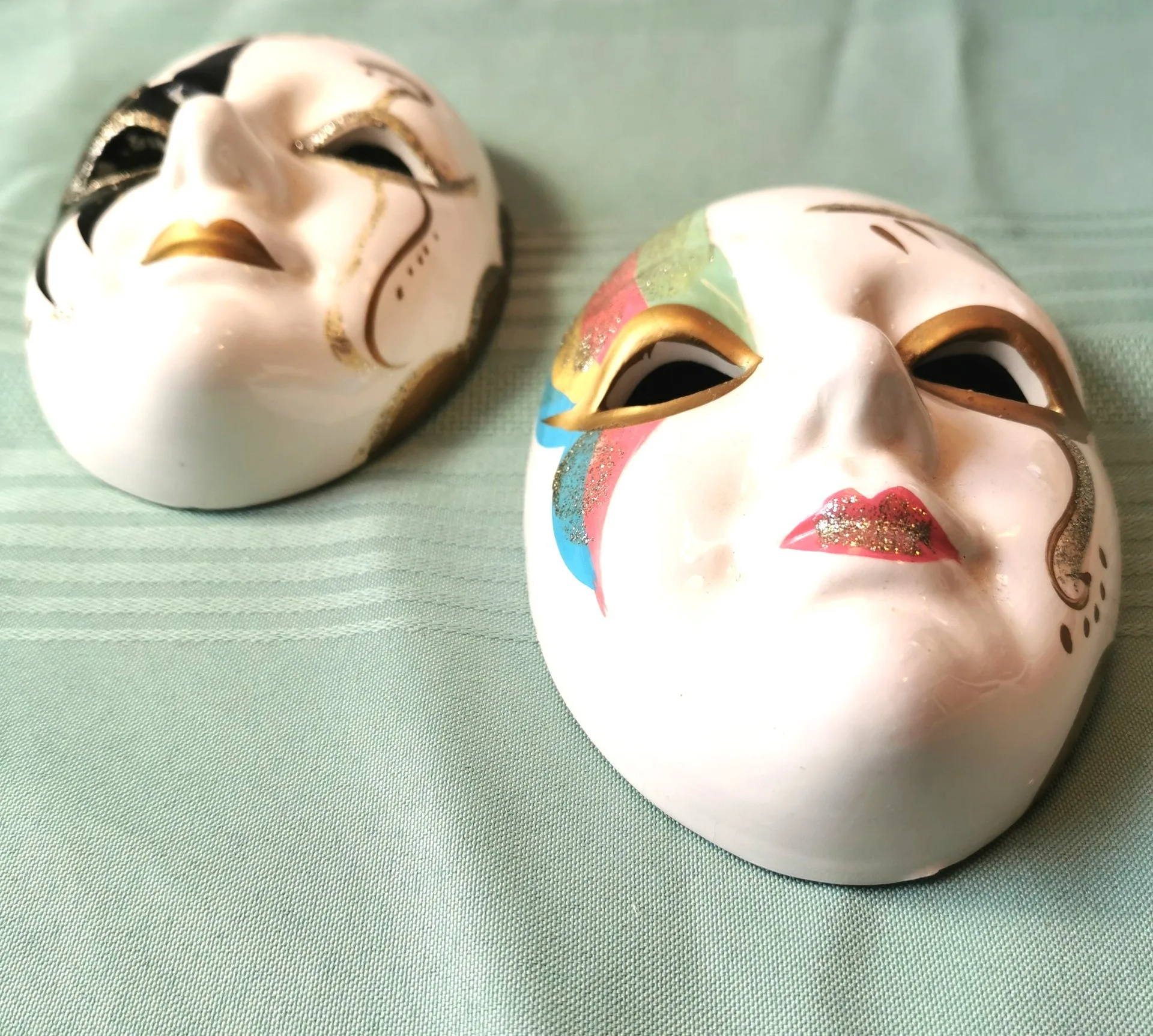 Pair of Vintage Ceramic Masks Hand Painted Made in Taiwan image indicator(3)