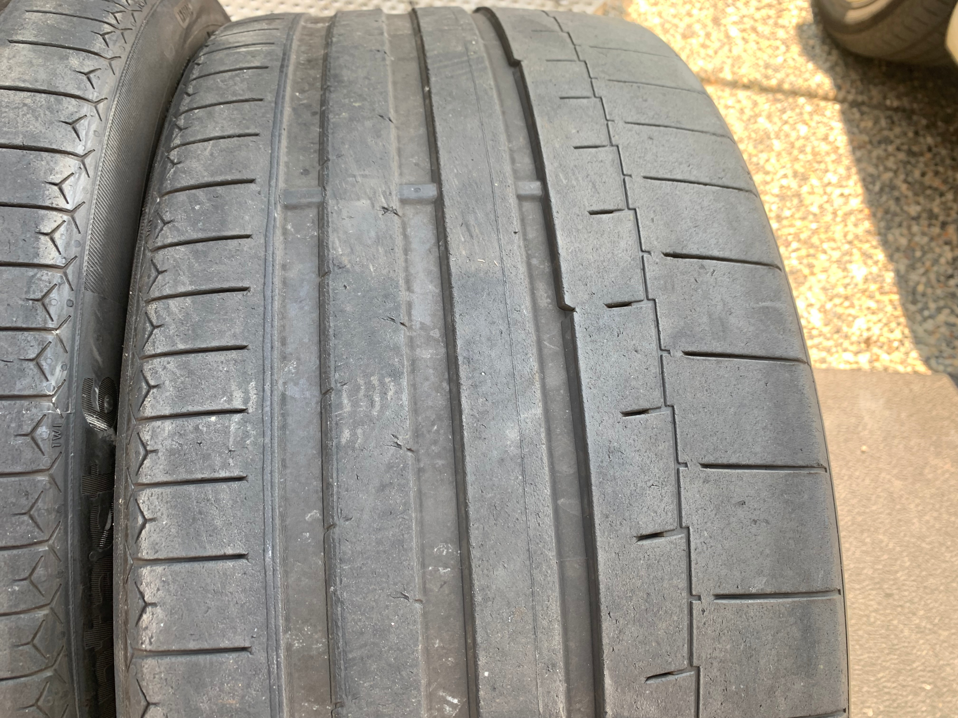 PAIR of 265/35/22 XL Continental sport contact 6 with 40% tread - photo 3