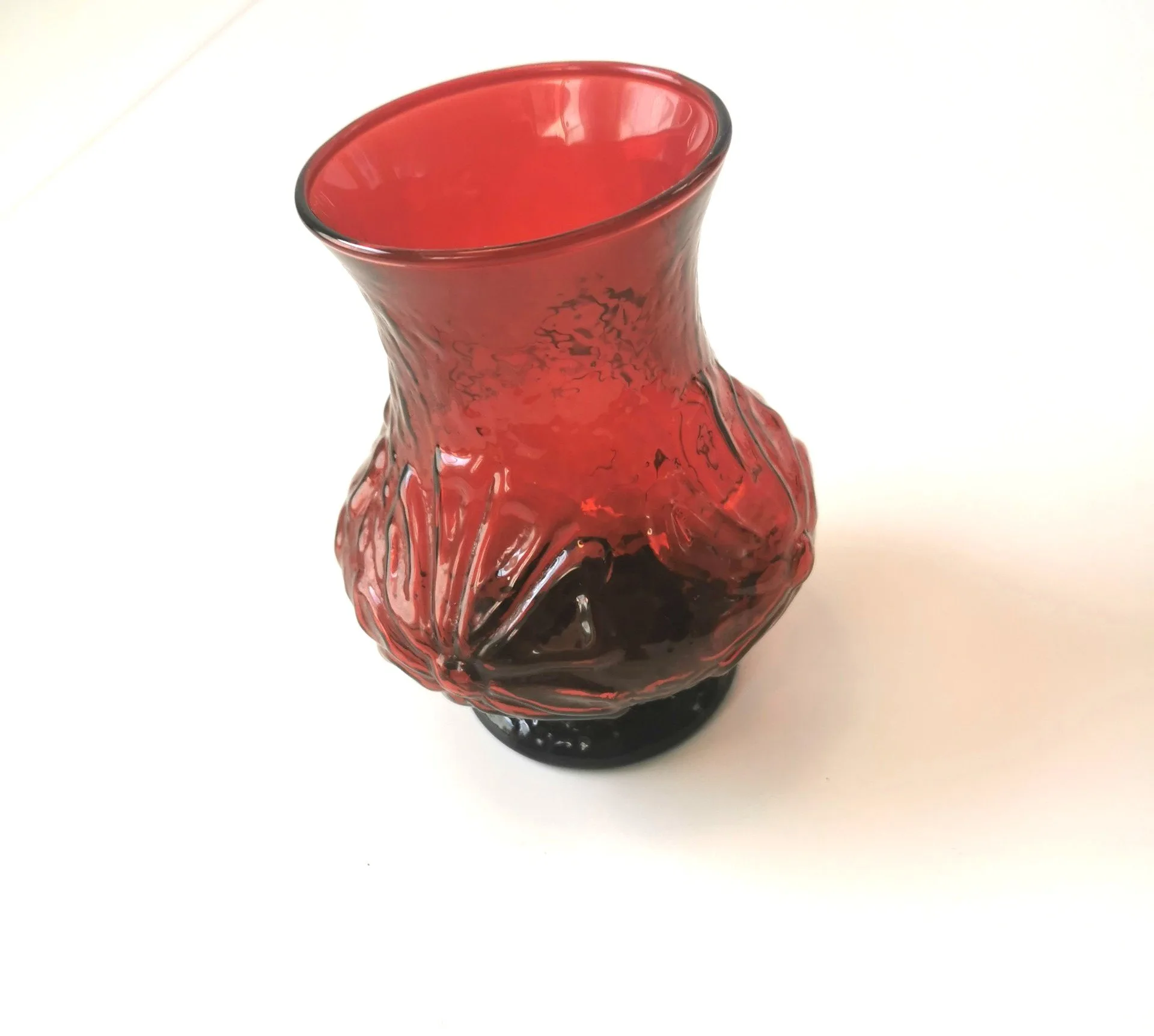 Anchor Hocking Rainflower Royal Ruby Red Glass Vase image indicator(7)