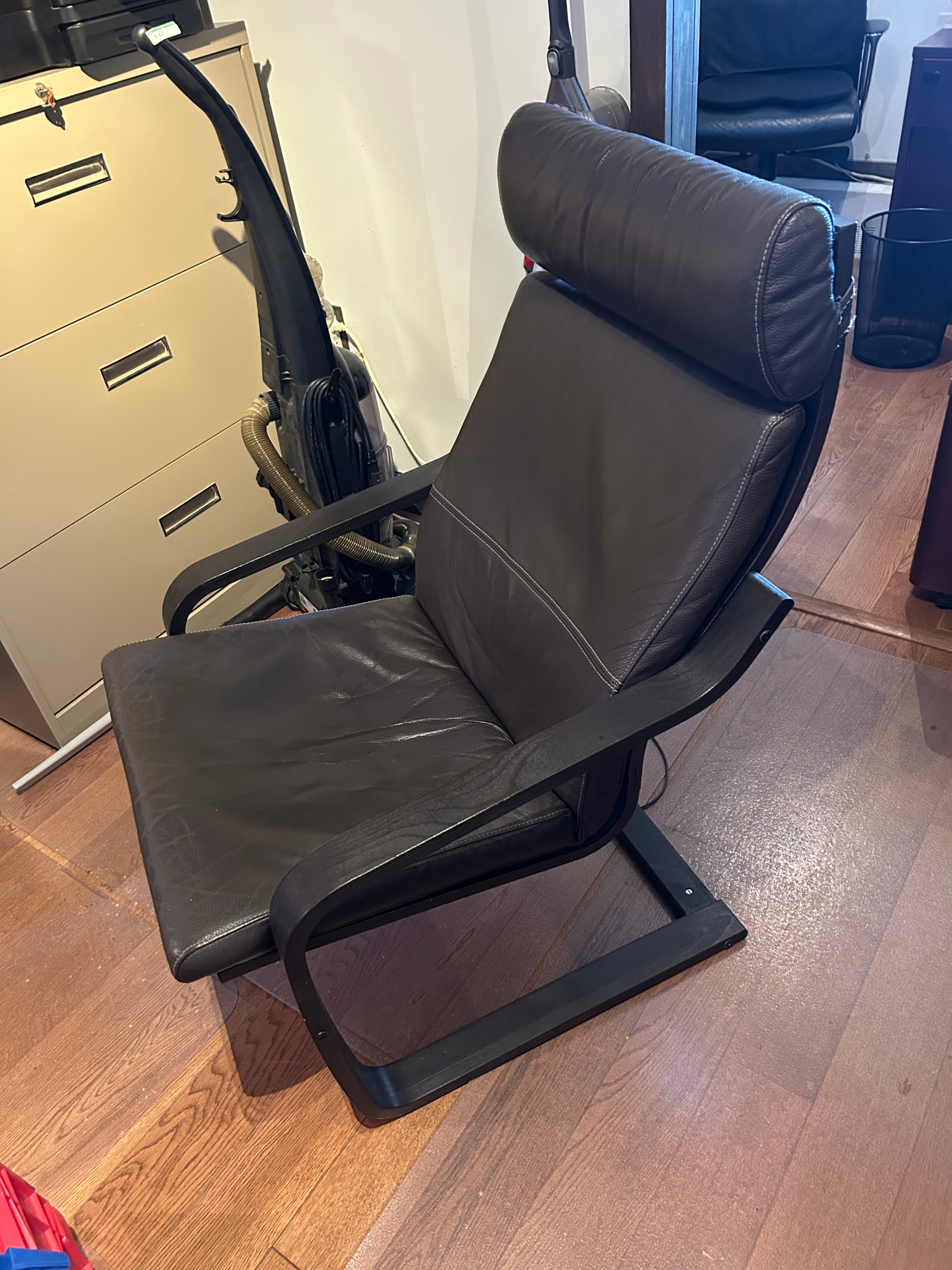 3 Leather Pong chairs - photo 3