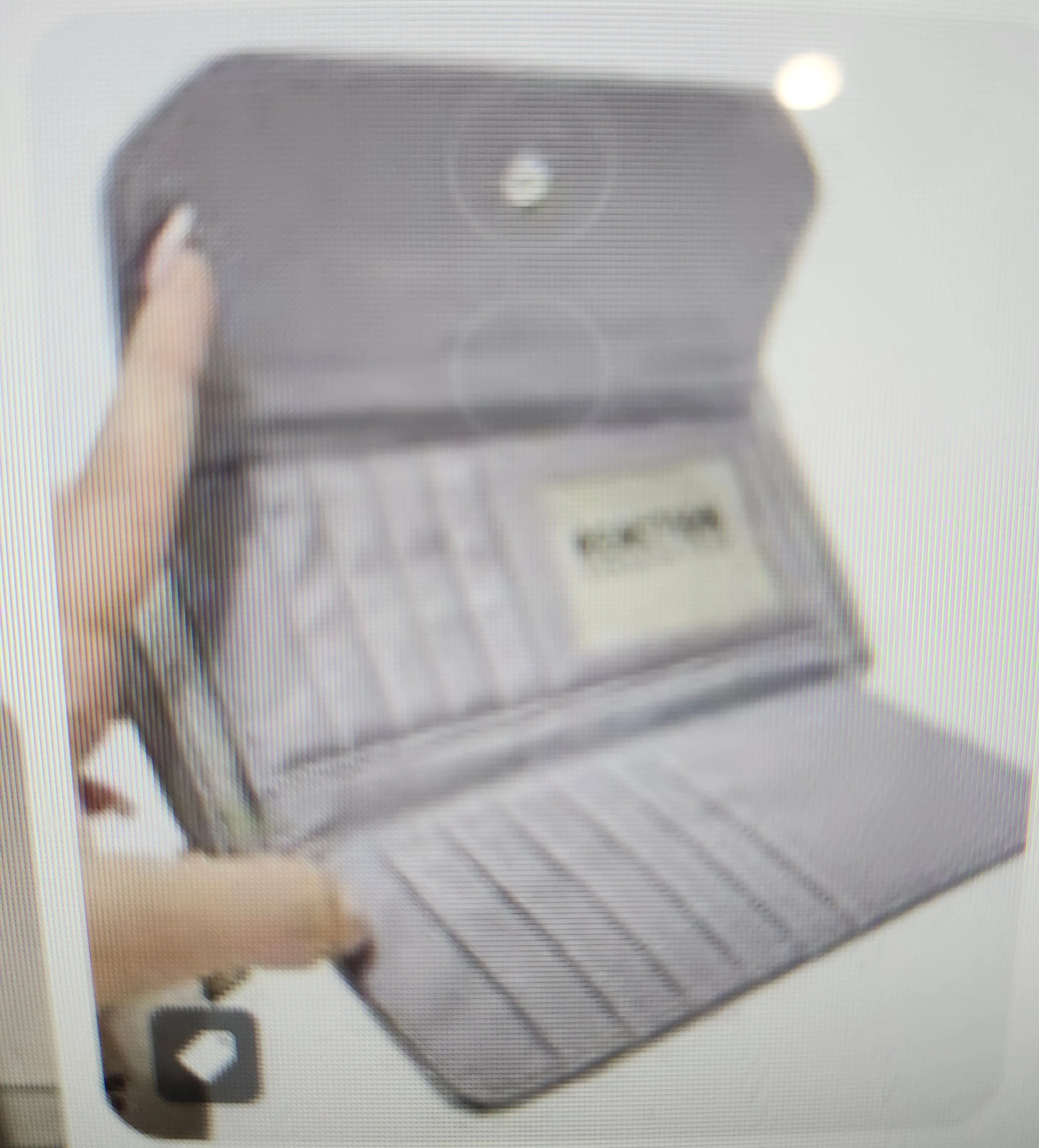 Kenneth Cole reaction Zip around organizer Wallet image indicator(2)