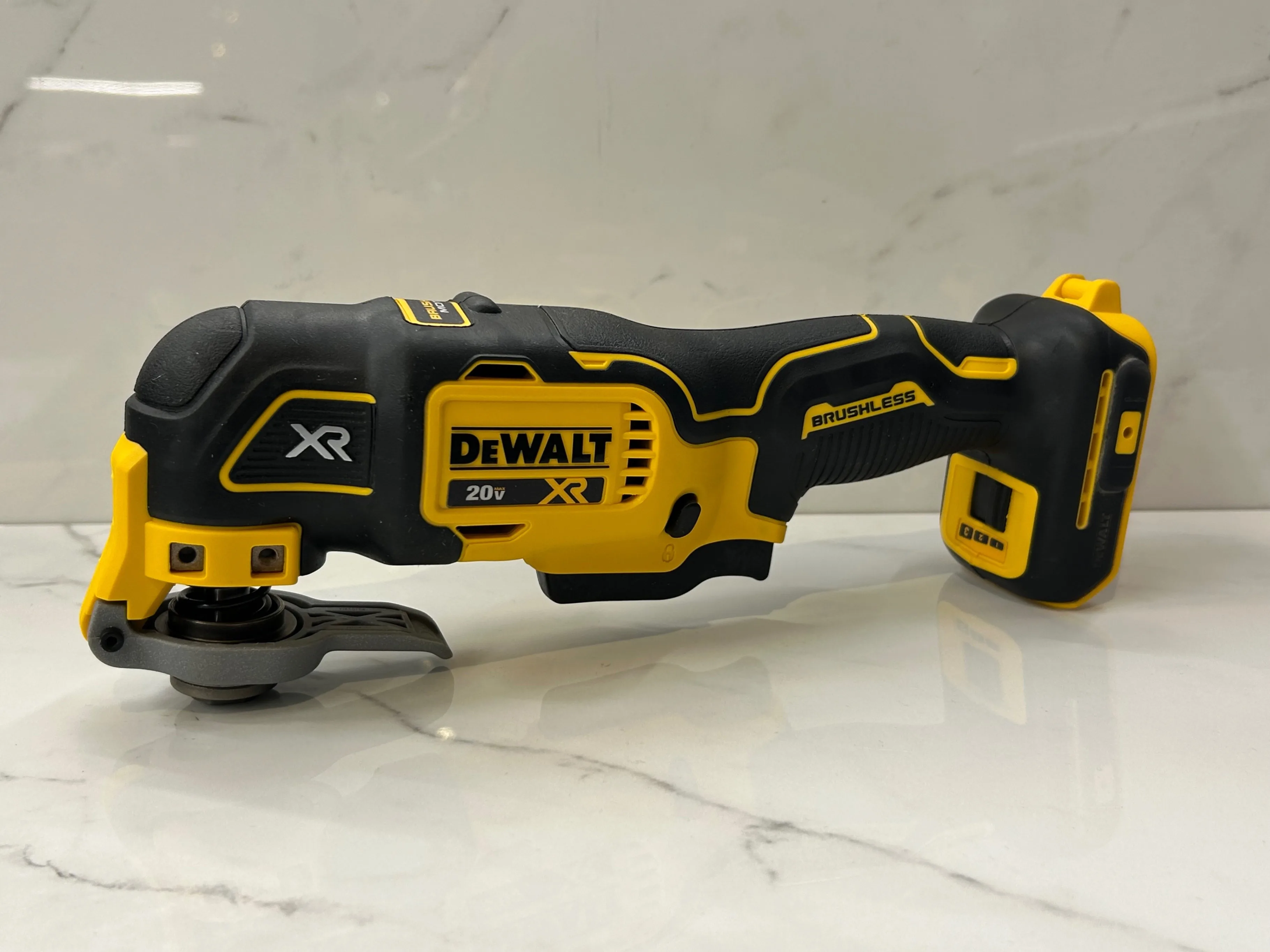 DEWALT 20V MAX XR Cordless Oscillating Tool thumbnail