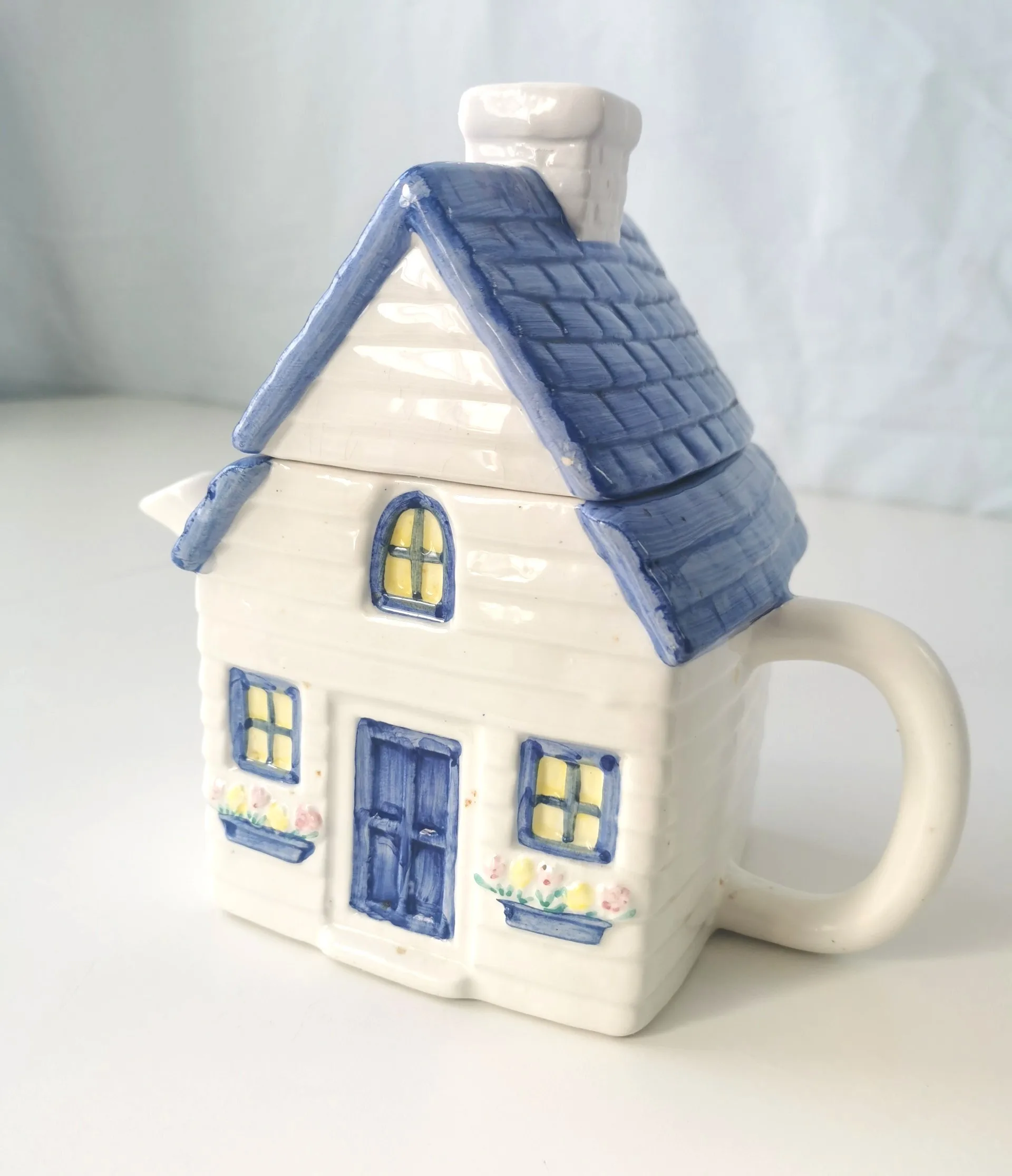 Tea Pot House with Removable Roof aka Lid Vintage image indicator(6)