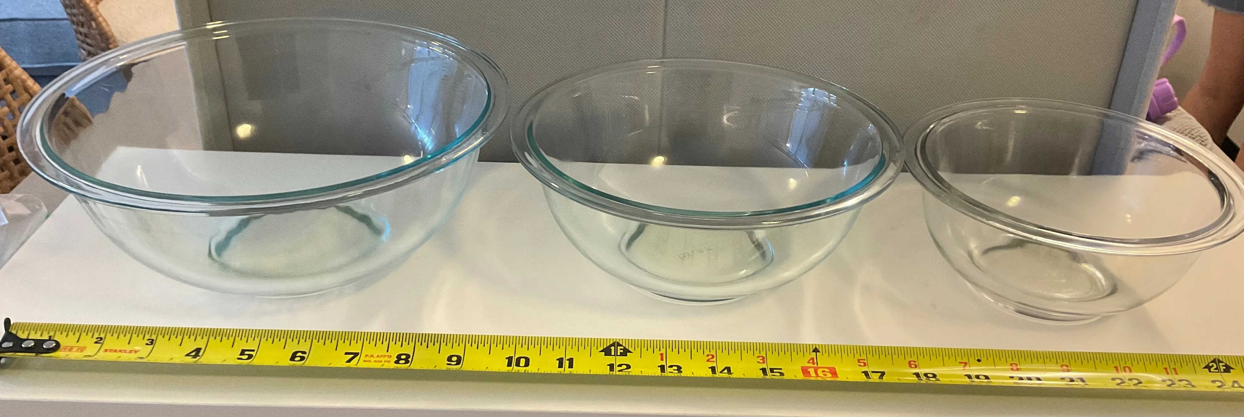 Pyrex Mixing Bowls image indicator(2)