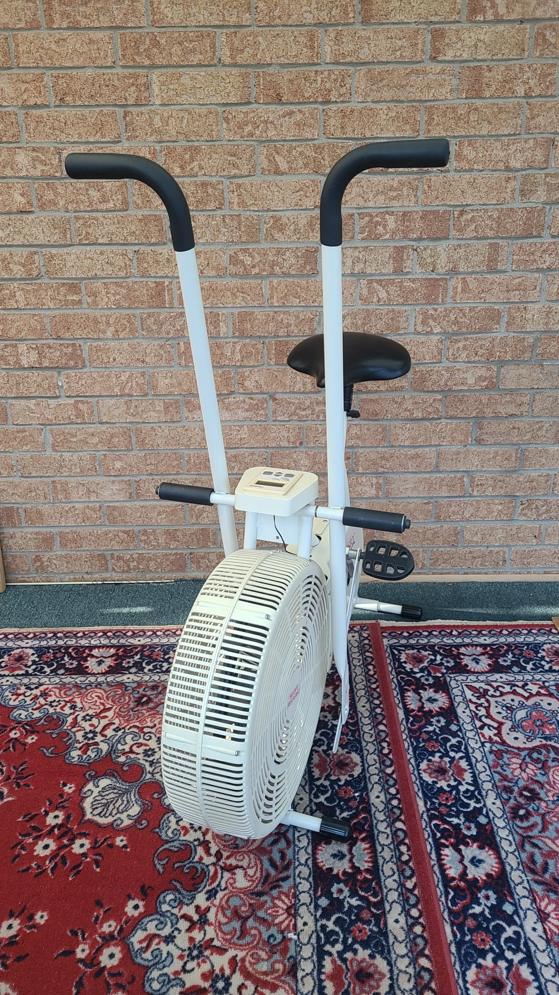 Vitamaster AirWaves Exercise Bike – Dual Action Workout! image indicator(4)