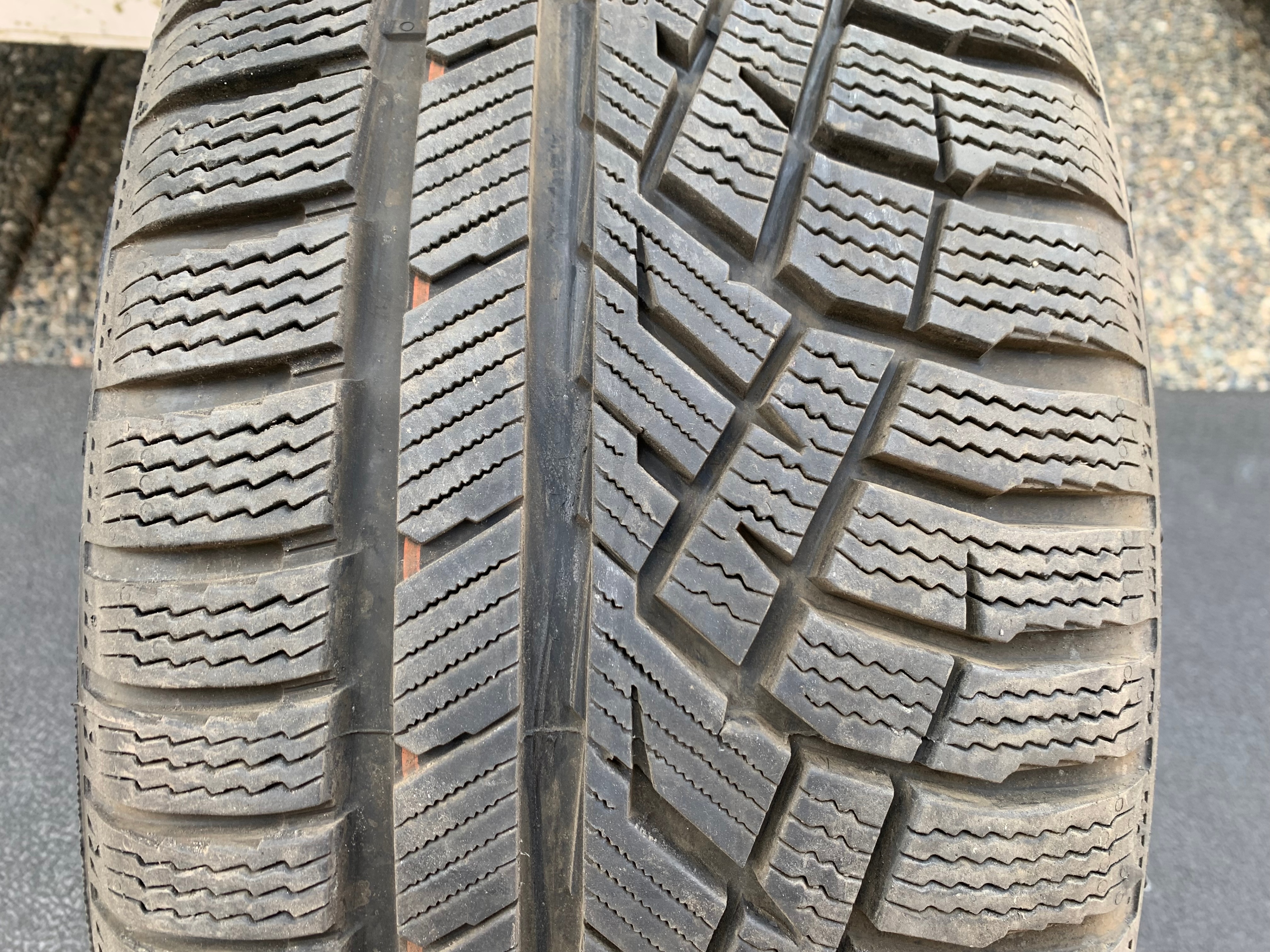 1 X single 235/45/18 98V M+S Nokian Remedy WRG5 with 95% tread - photo 2