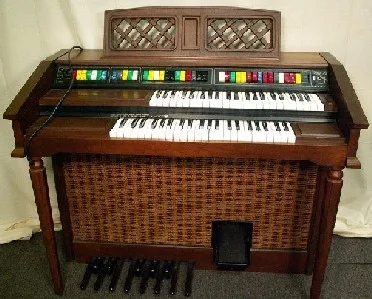 🎹Lowrey Genie 44 – A Blast from the Musical Past thumbnail