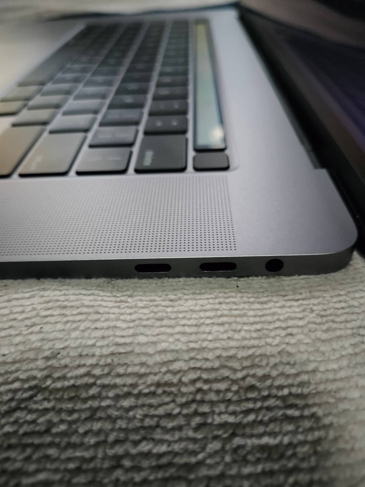 MacBook Pro (16-inch, 2019), Perfect condition - photo 4