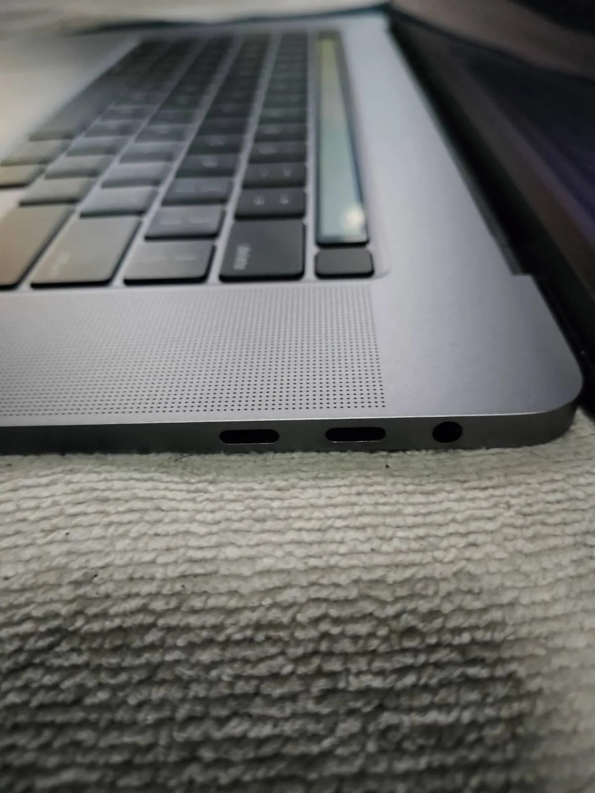 MacBook Pro (16-inch, 2019), Perfect condition image indicator(4)