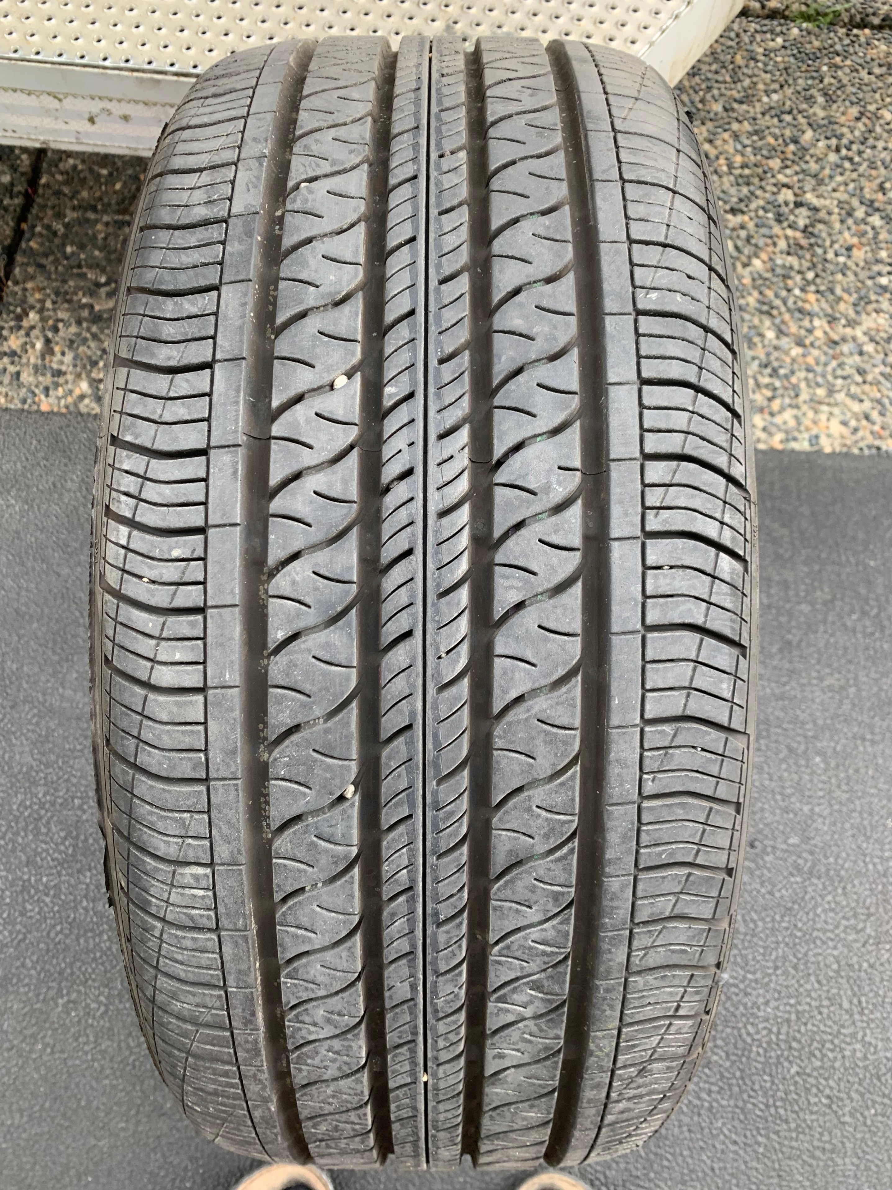1 X single 235/40/18 Continental Pro contact RX with 80% tread