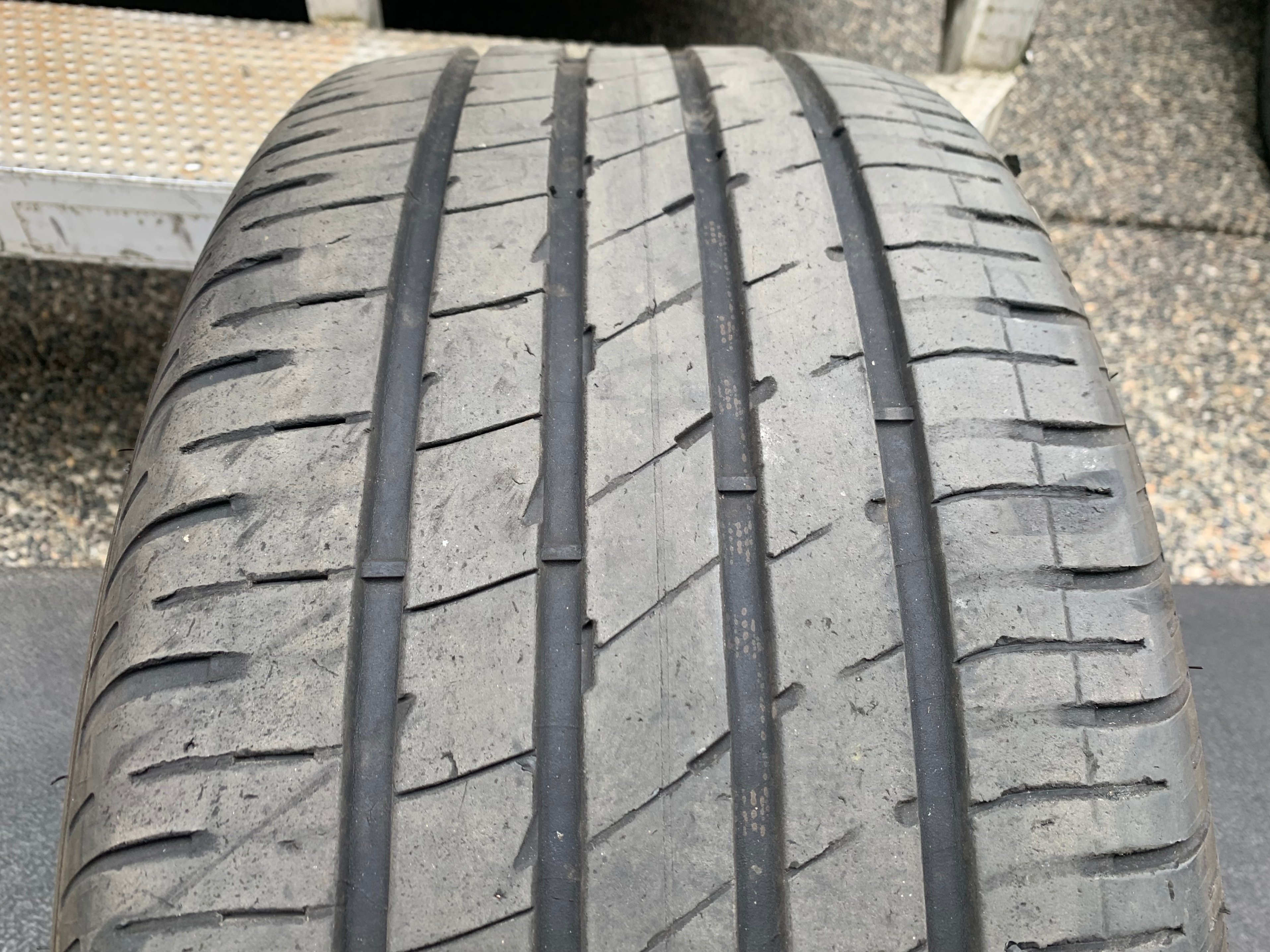 SET of 255/40/20 M+S 101W Goodyear eagle F1 T1 with 60% tread - photo 3