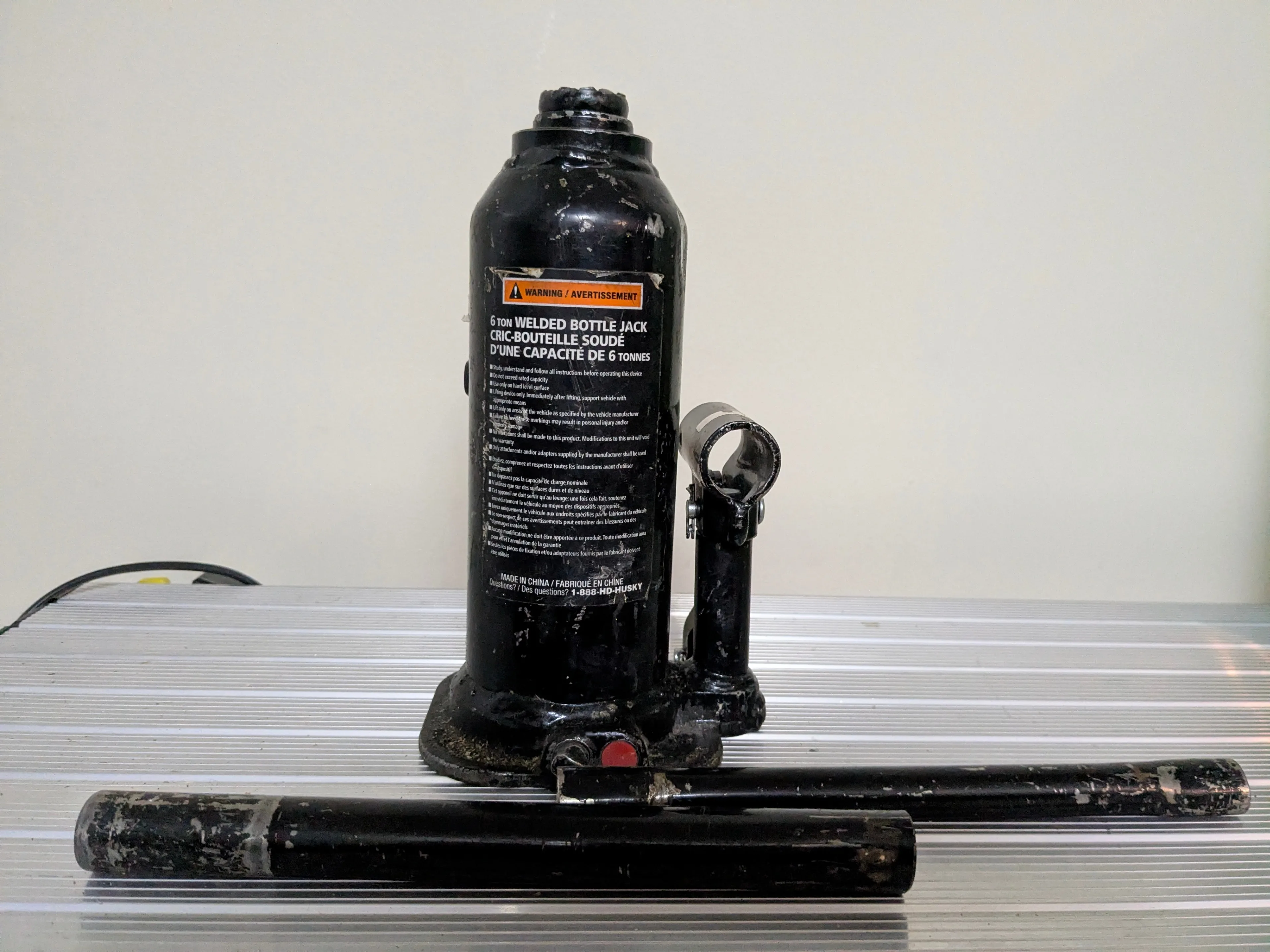 6 Ton Husky bottle jack thumbnail