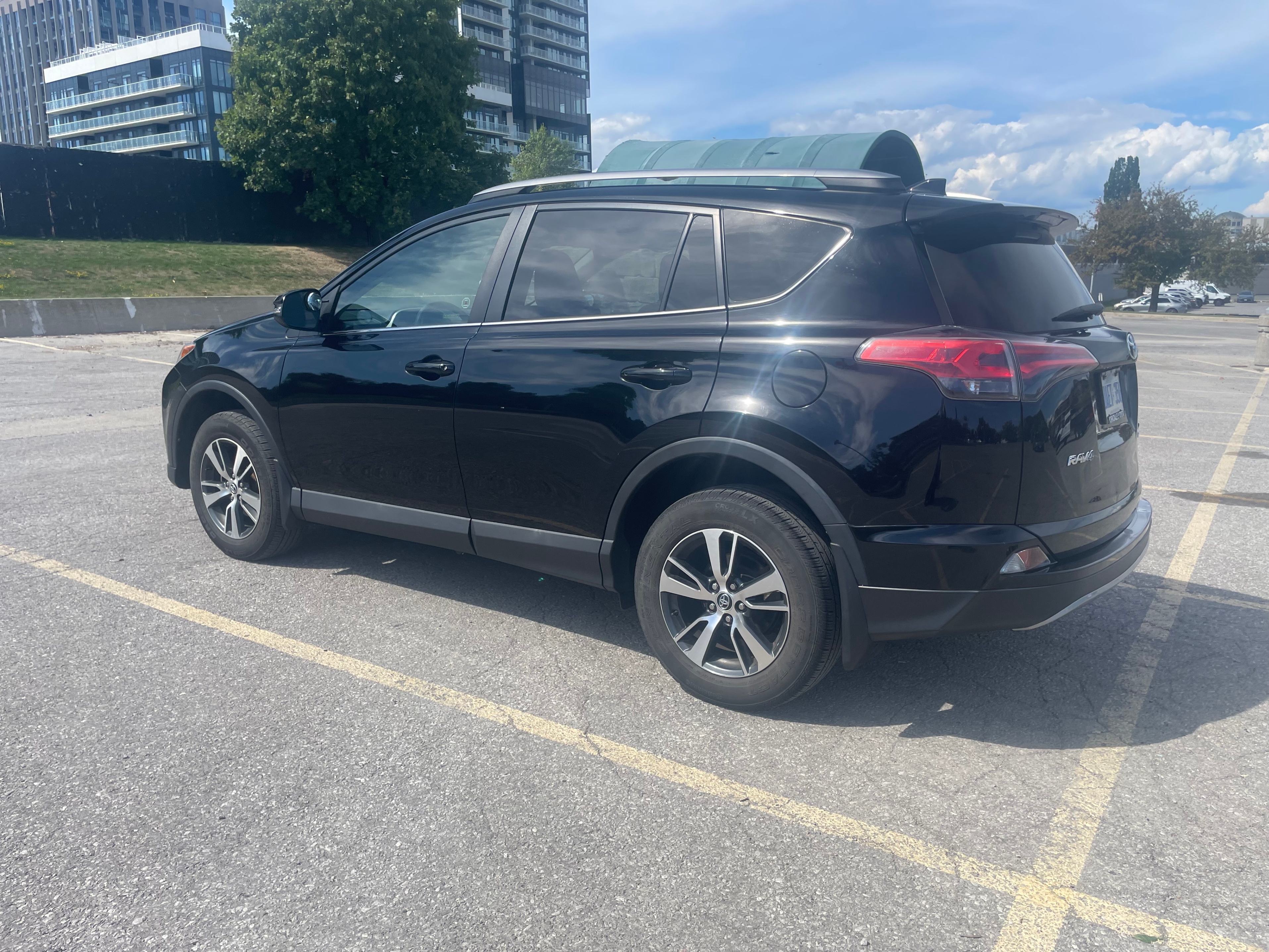 2018 TOYOTA RAV4 XLE 4DR AWD - photo 5