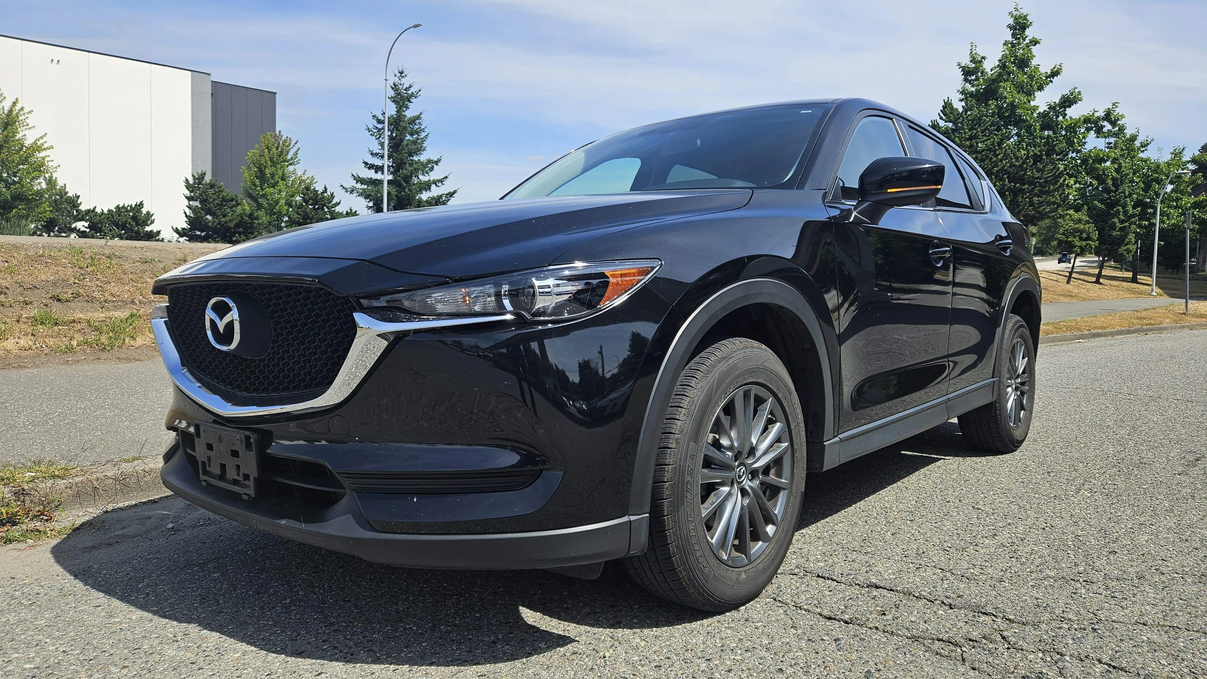 2017 Mazda CX-5 Sport FWD, Clean Title, Excellent Condition thumbnail