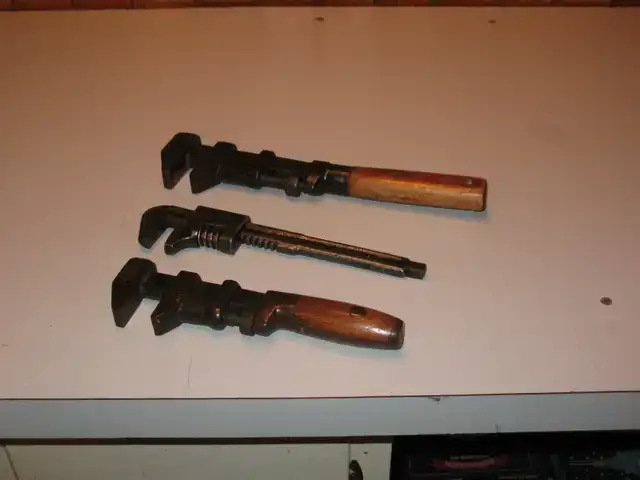 3 Vintage Adjustable Pipe Wrenches - photo 2