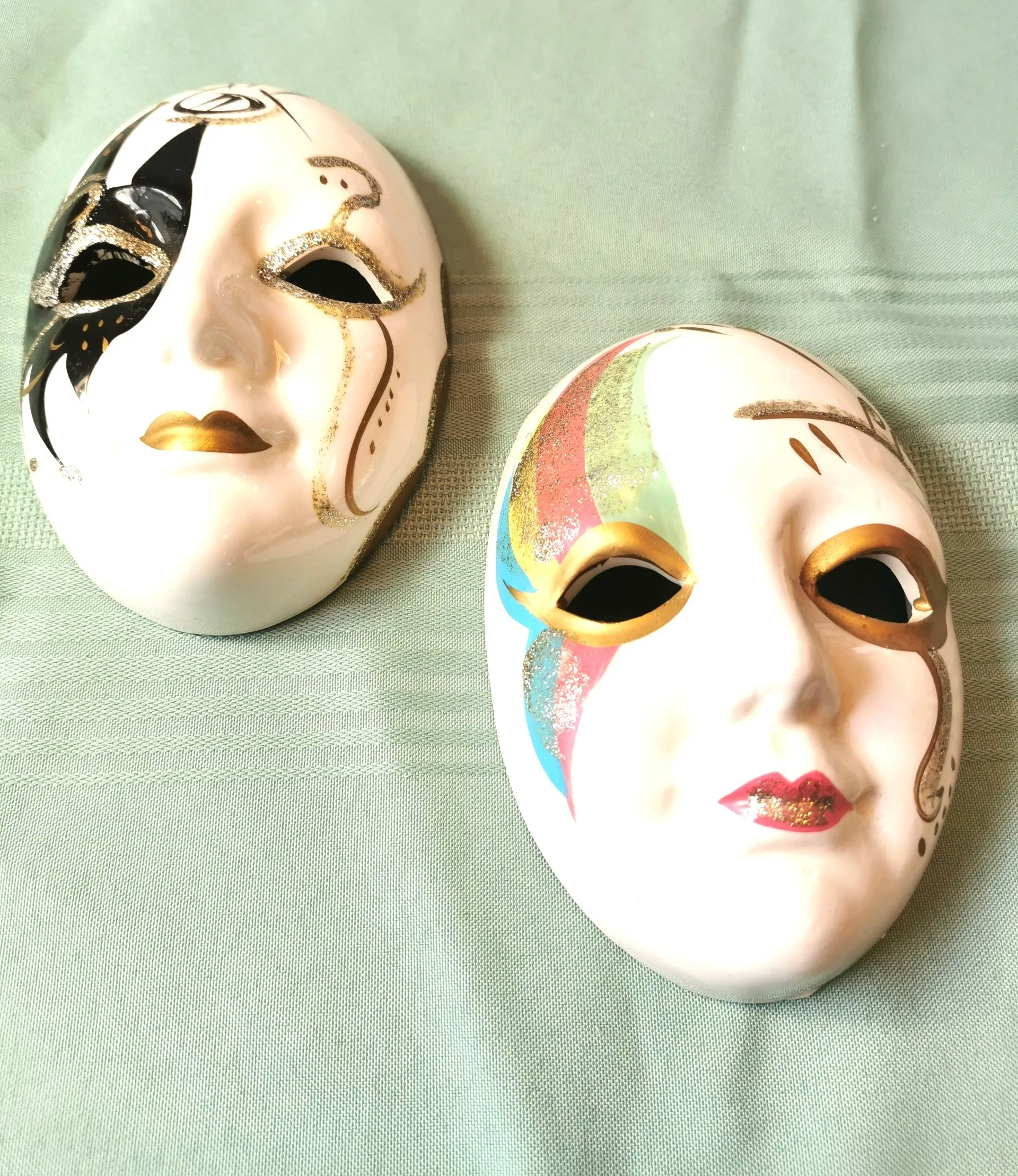Pair of Vintage Ceramic Masks Hand Painted Made in Taiwan image indicator(8)