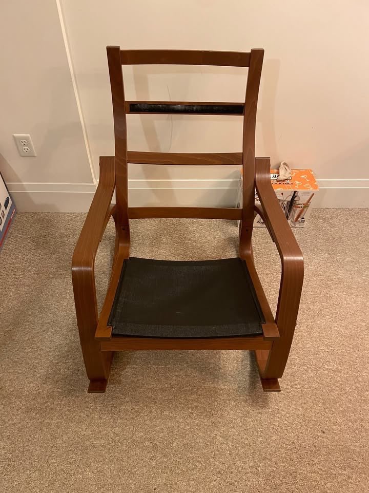*MOVE OUT SALE* Ikea Rocking chair - photo 2