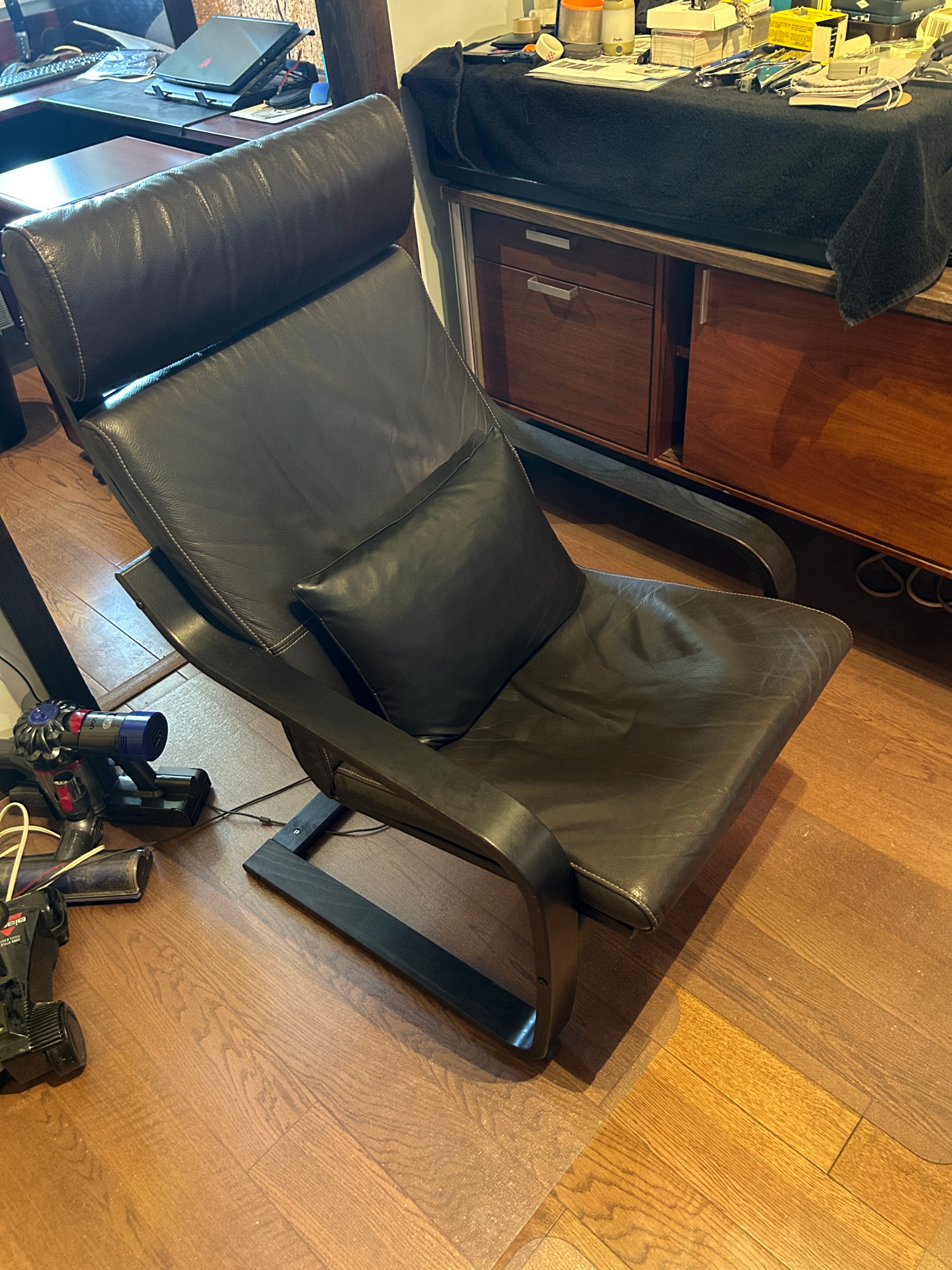 3 Leather Pong chairs - photo 4