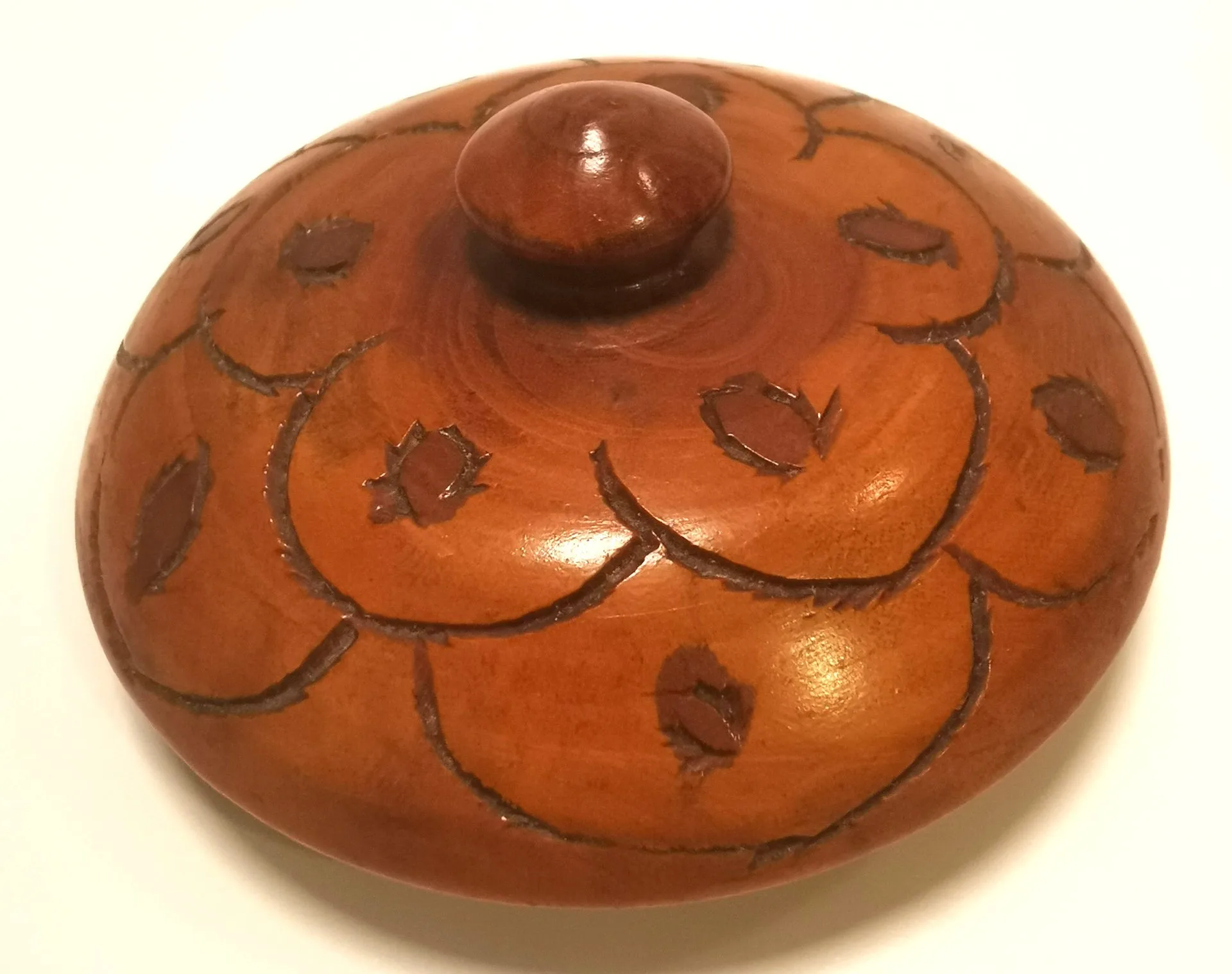 Acorn Hardwood Lidded Container Hand Carved Vintage image indicator(5)