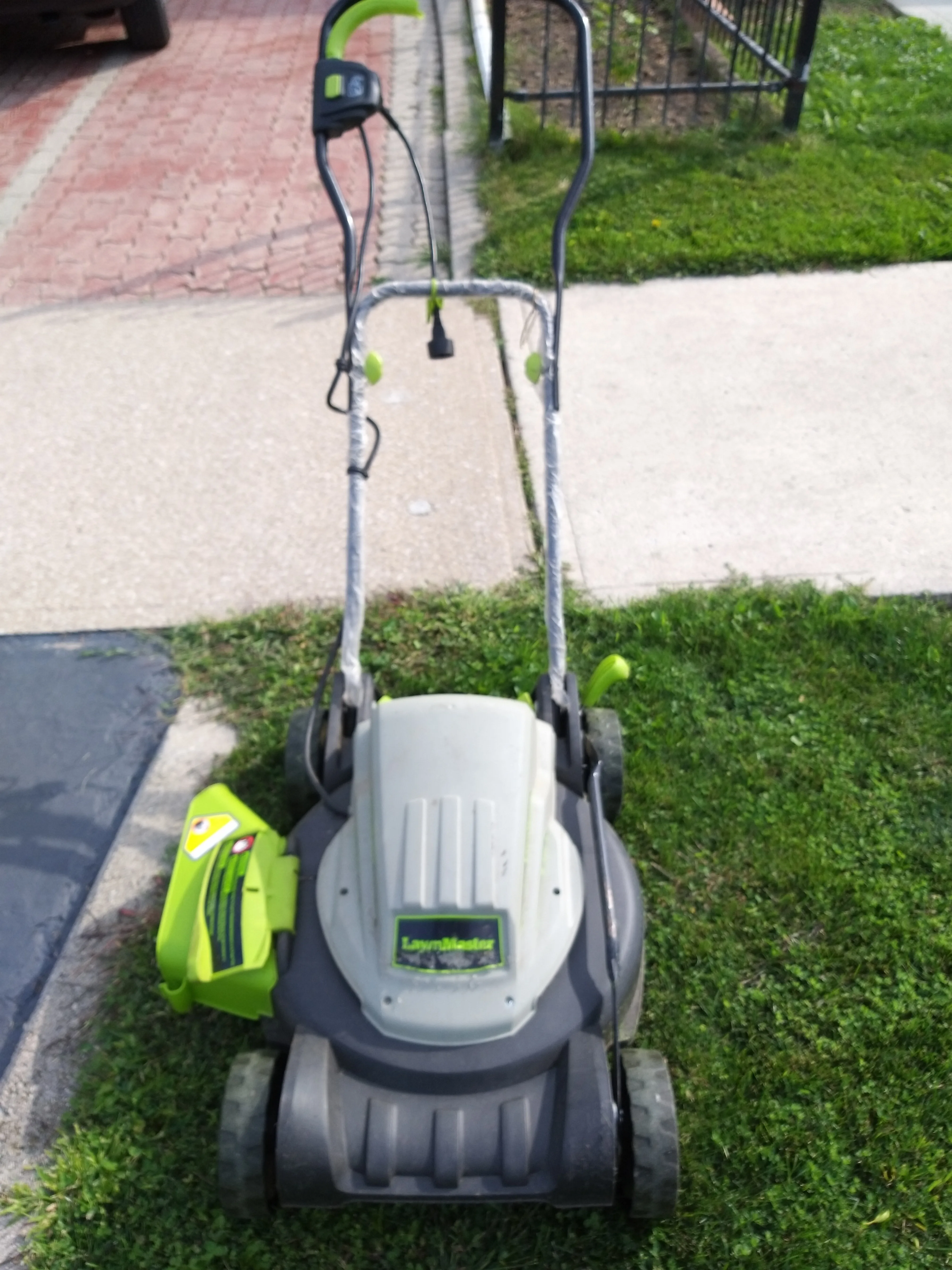 📢 For Sale Ad – Lawn Master Electric Mower thumbnail