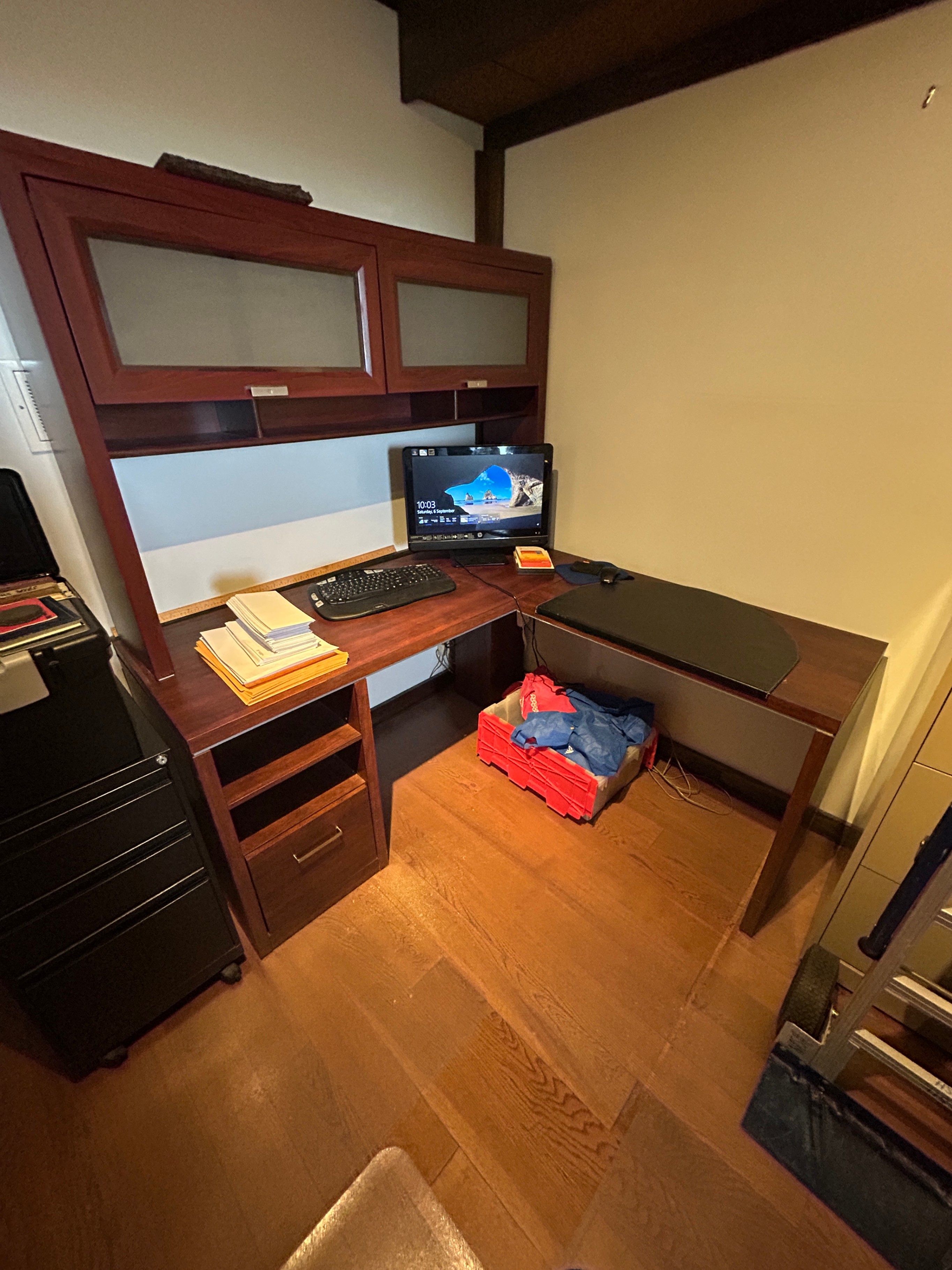 Office Desk - L-shaped - photo 3