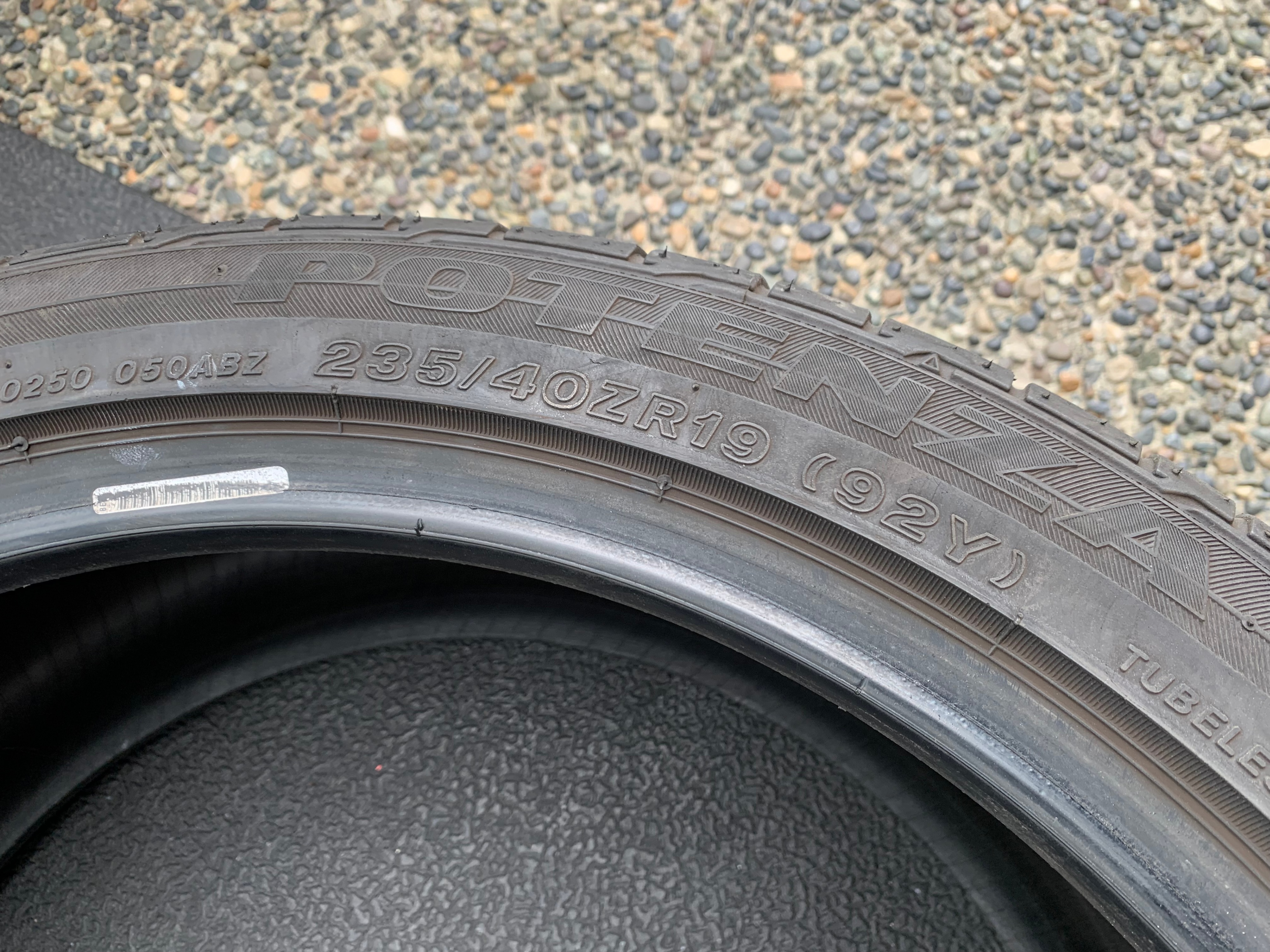 1 X single 235/40/19 Bridgestone Potenza RE050A with 85% tread - photo 5