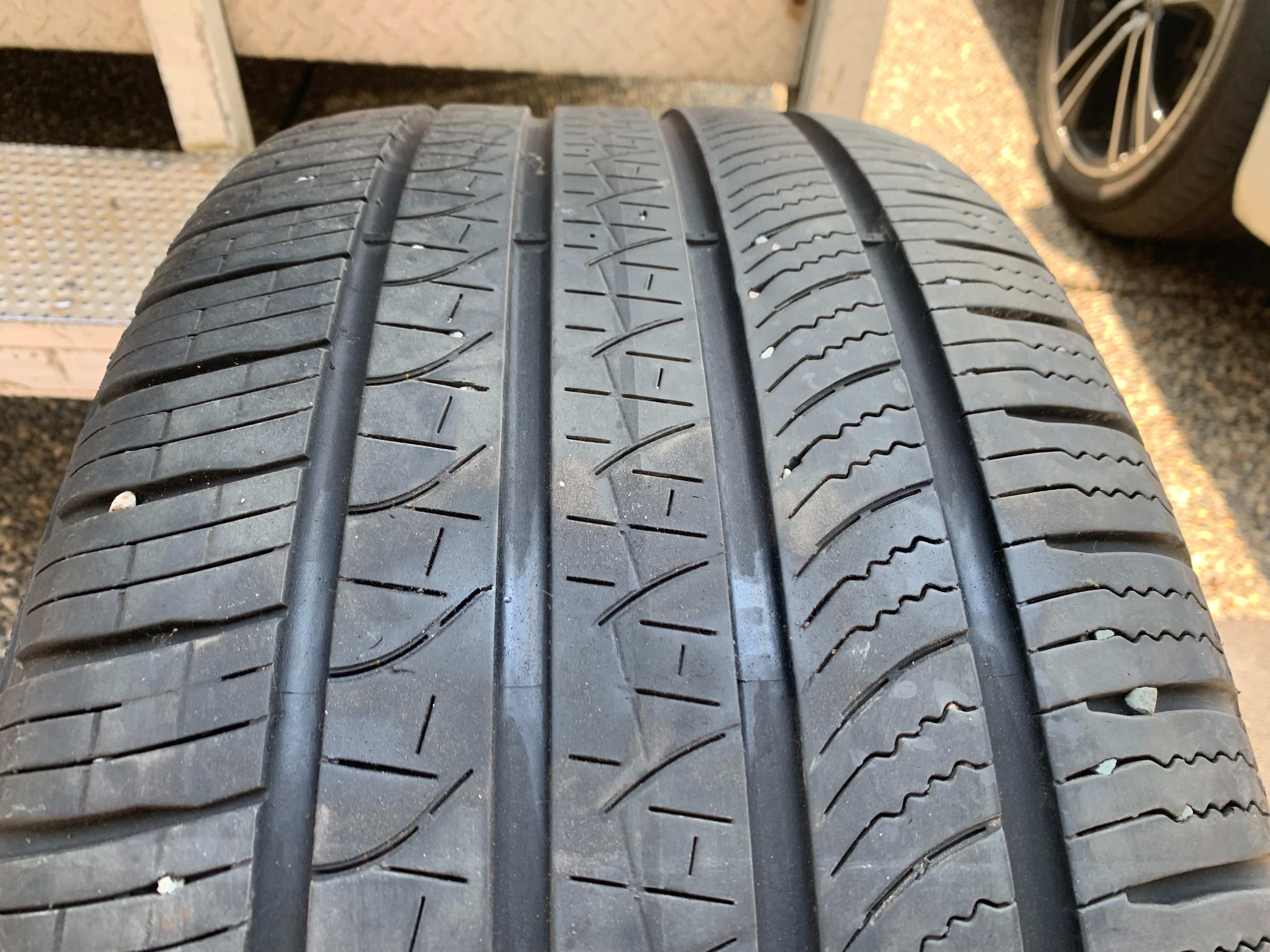 1 X single 275/40/22 Pirelli Scorpion Zero A/S LR with 60% tread - photo 3