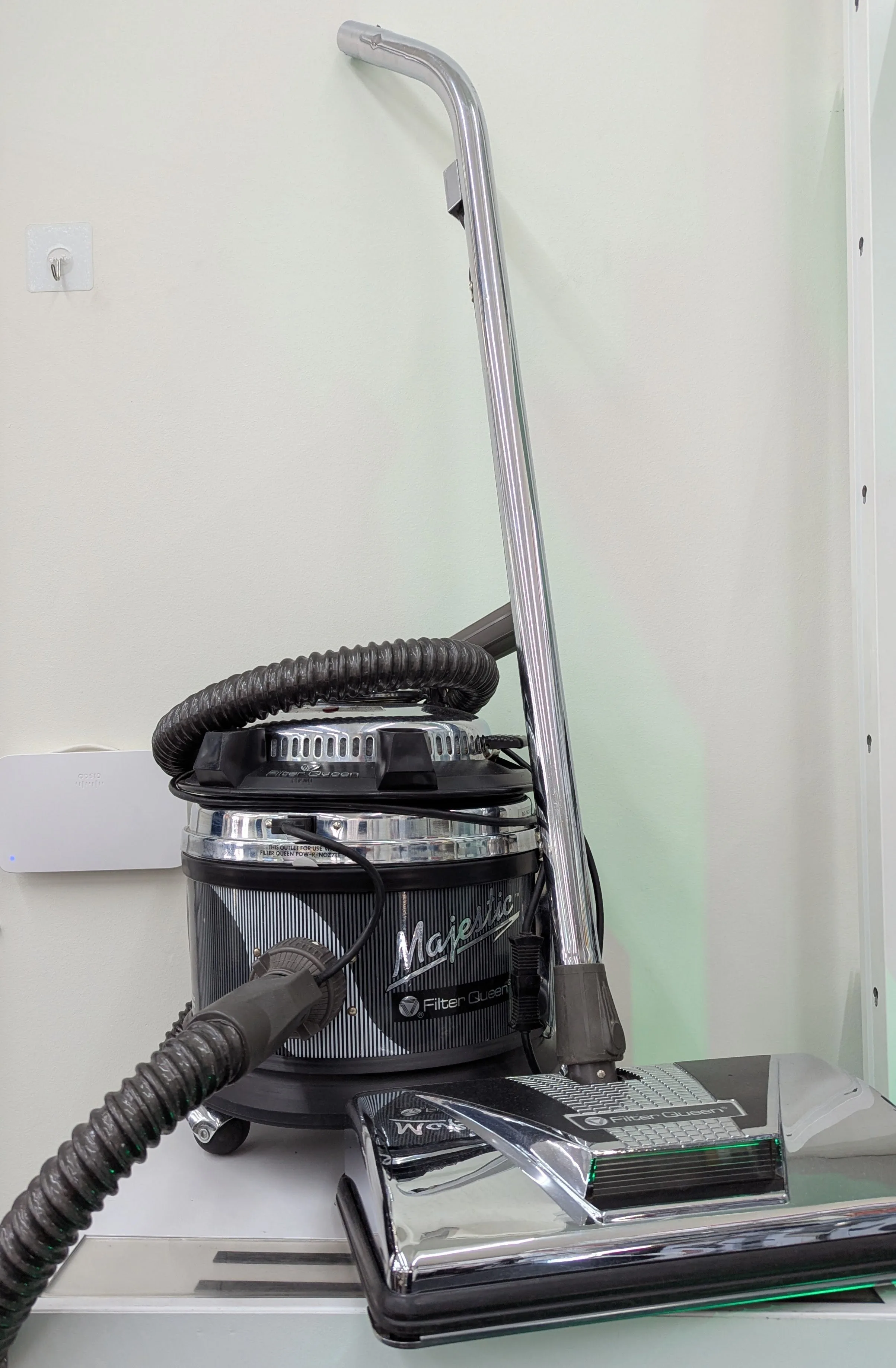 Filter Queen Majestic Canister Vacuum – Excellent Condition image indicator(2)