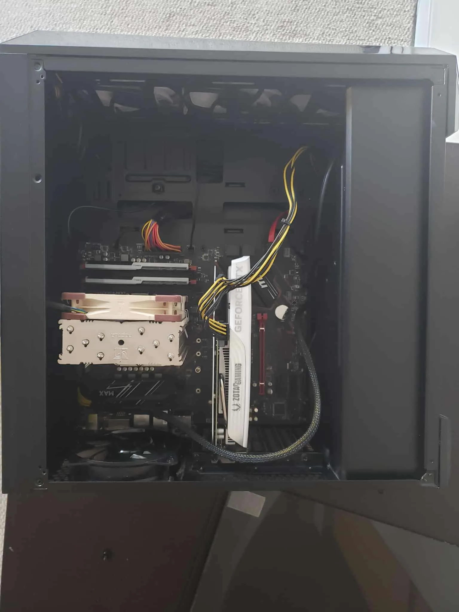 Mid-tier Gaming PC RTX 4060 thumbnail