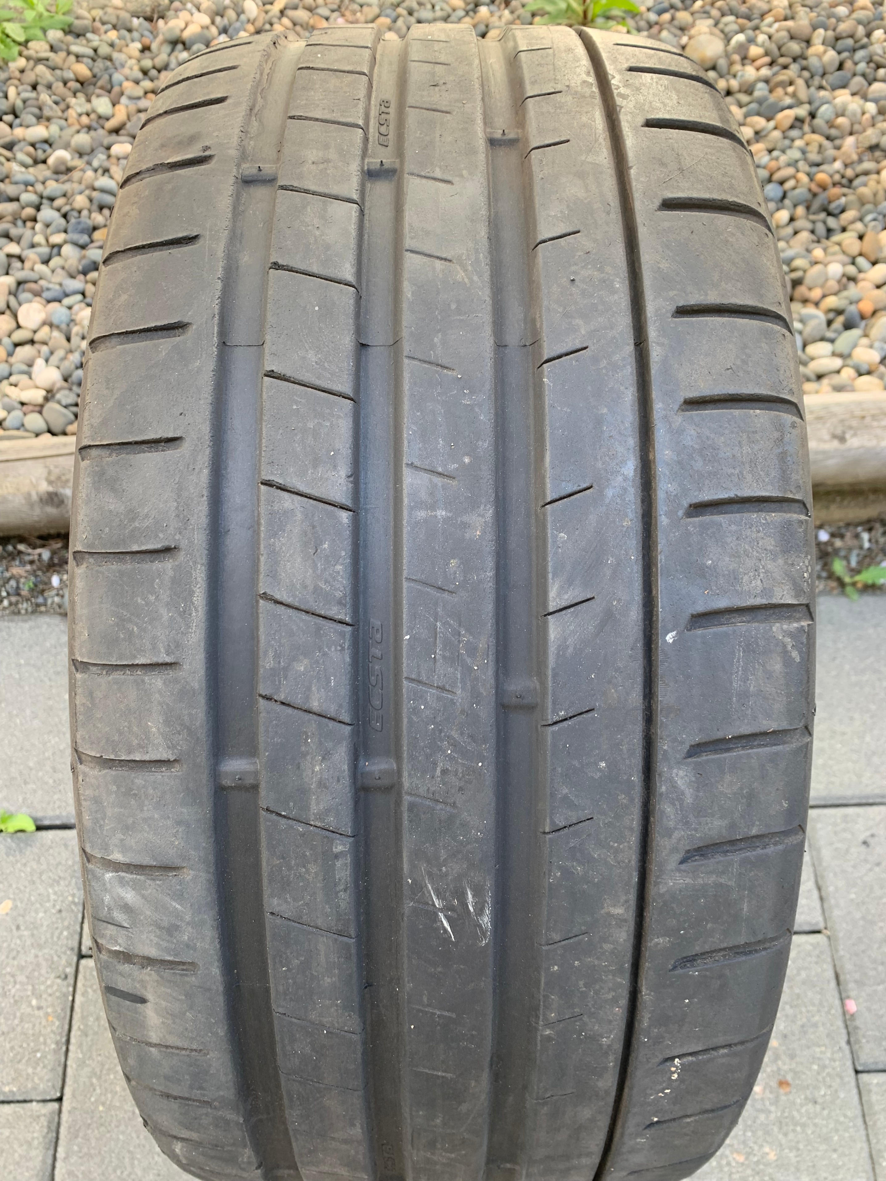 1 X single 245/35/19 93Y Kumho ecsta PS91 with 70% tread