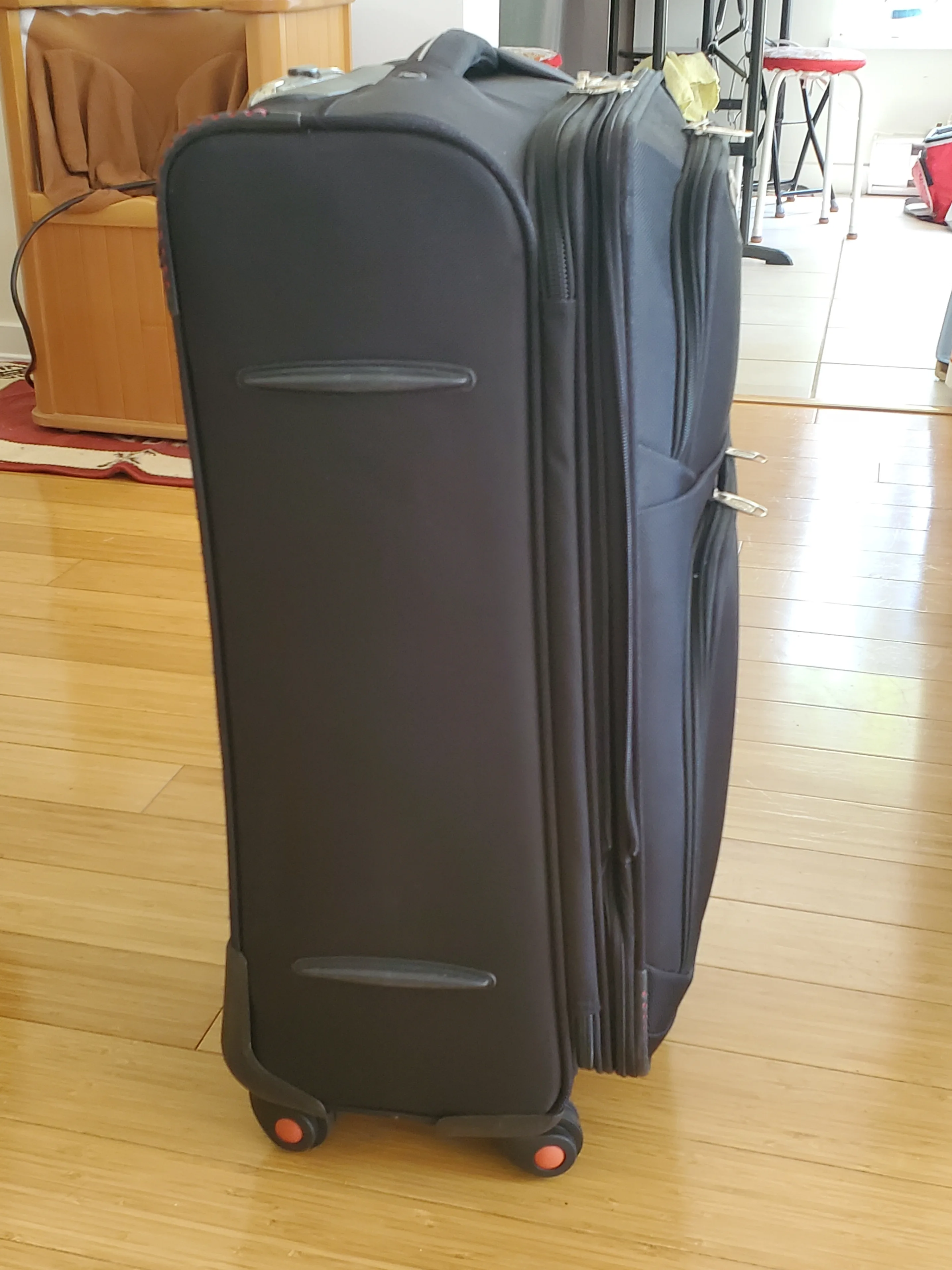 Large Size Luggage for traveling image indicator(2)