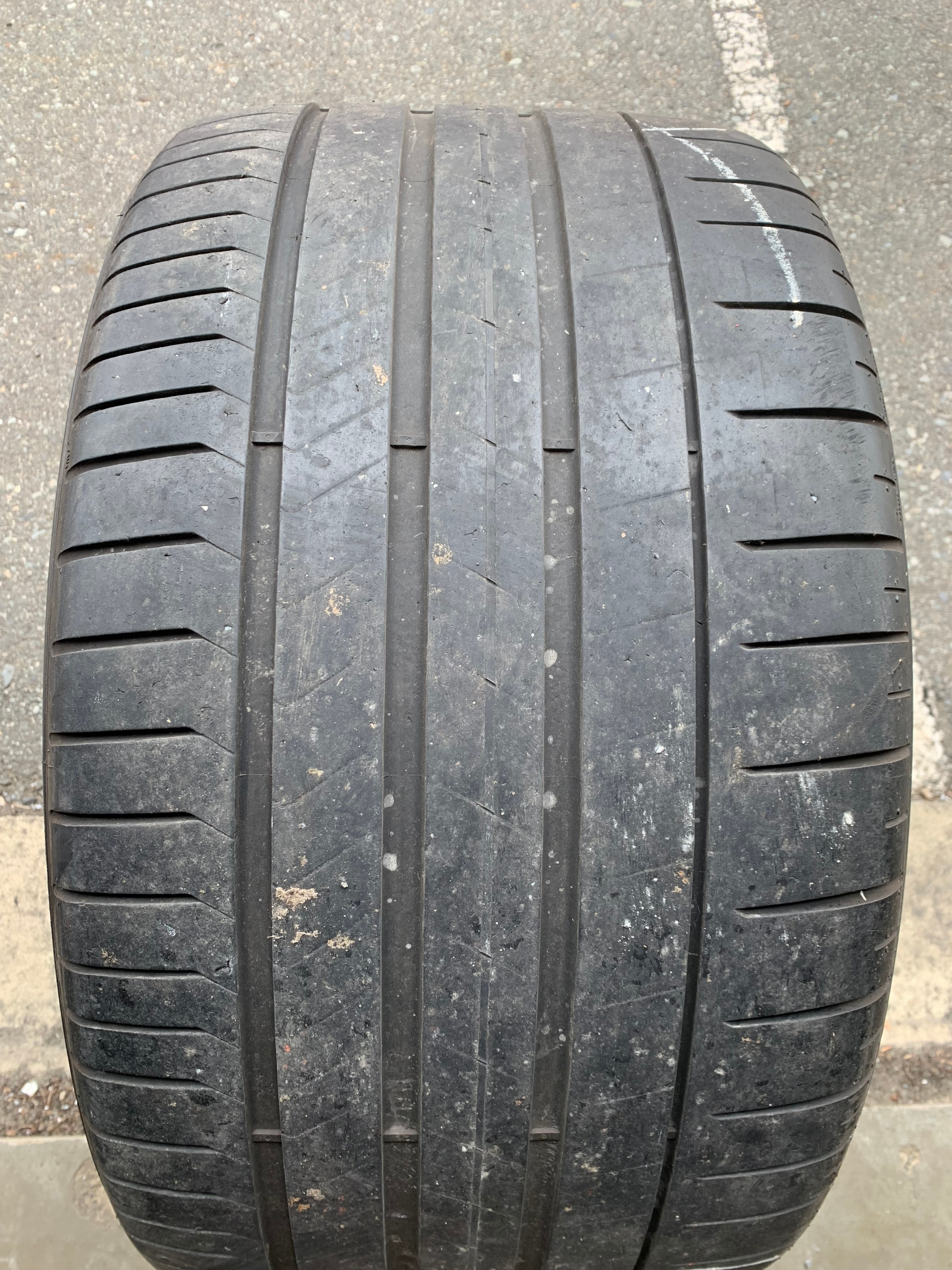 1 x single 305/30/21 Pirelli Pzero PZ4 100Y with 60% tread
