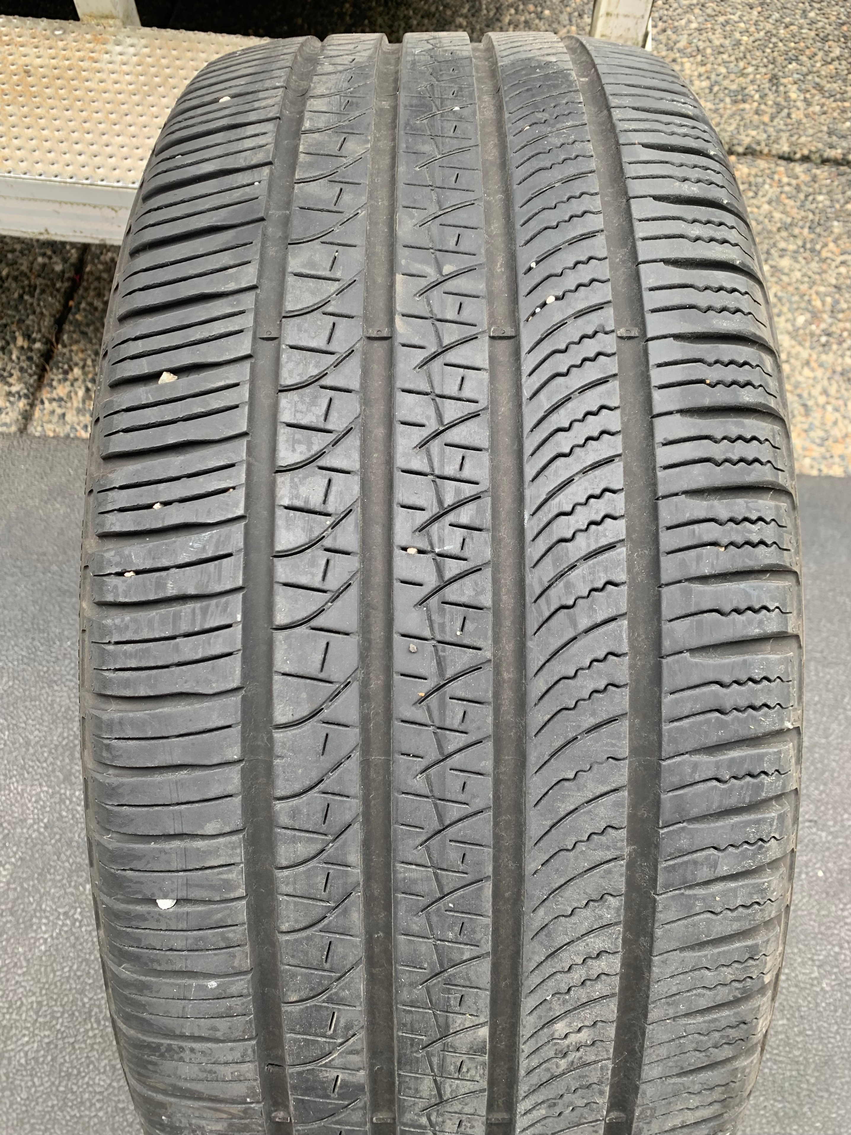 1 X single 285/45/22 Pirelli Scorpion zero A/S LR with 70% tread