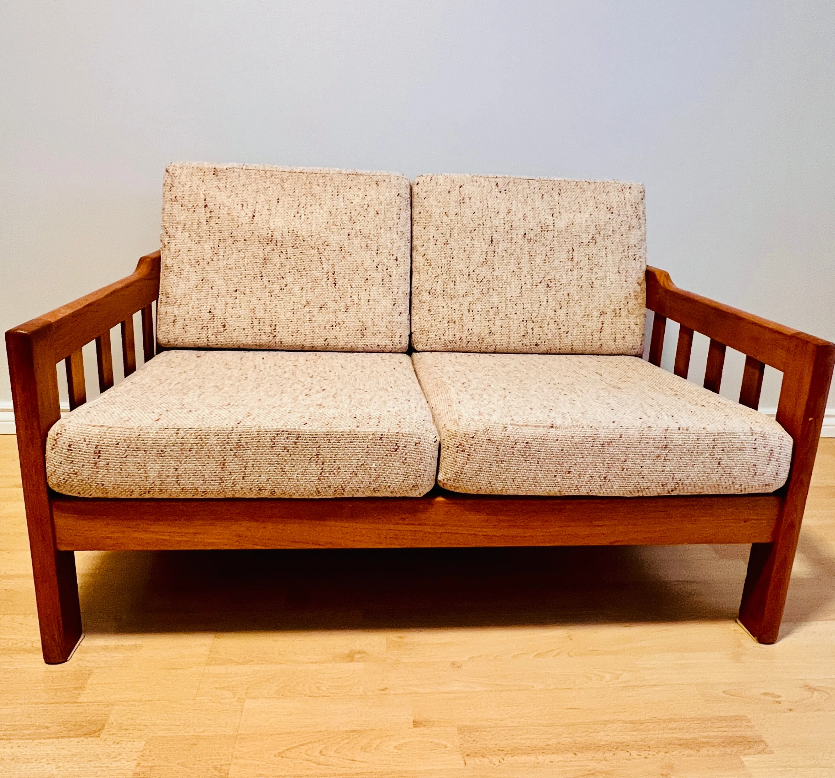 Solid Wood Vintage Sofa Set (3 Pieces) image indicator(4)