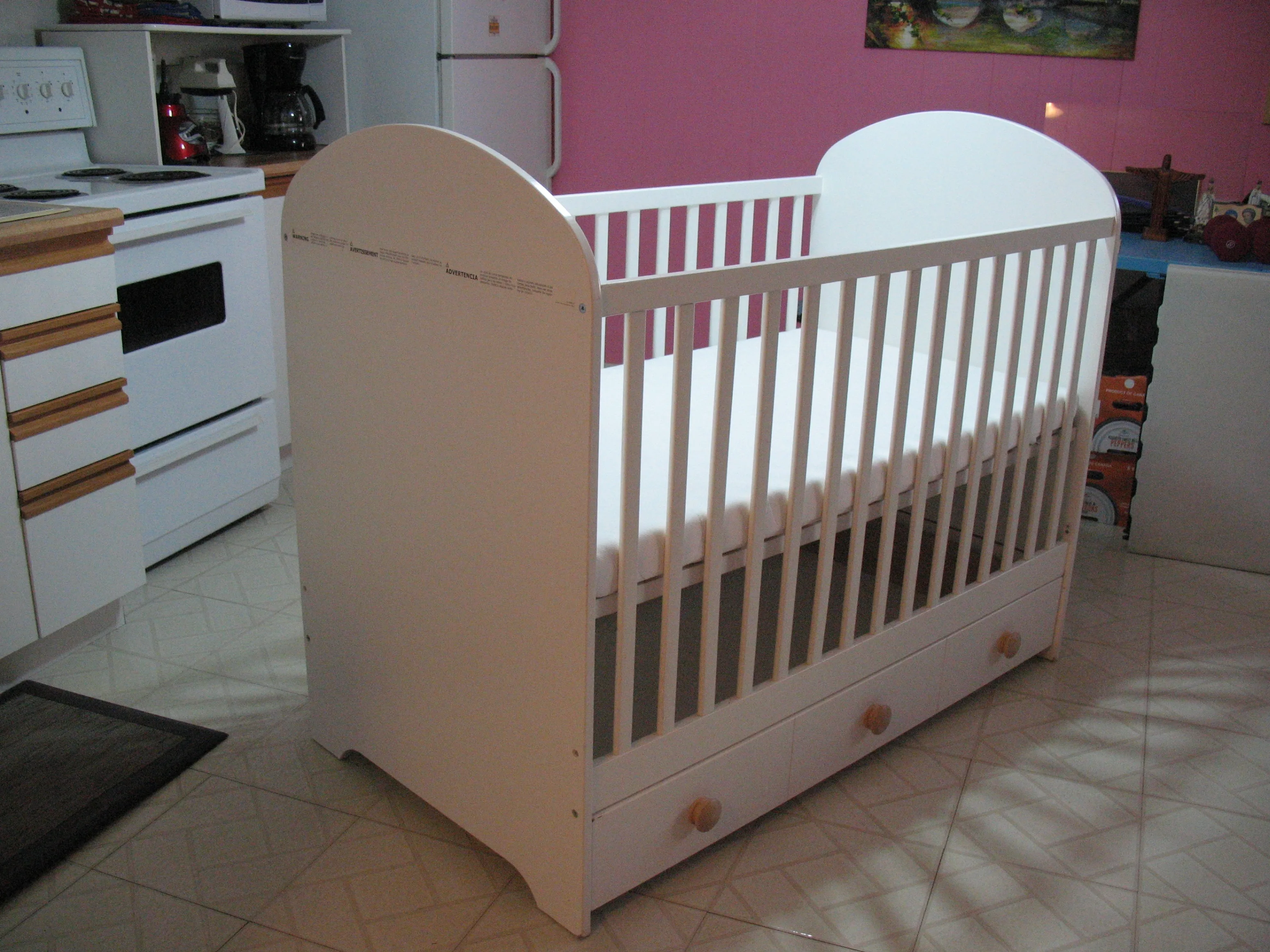 Baby Crib, LIKE NEW (with Free Mattress) image indicator(8)