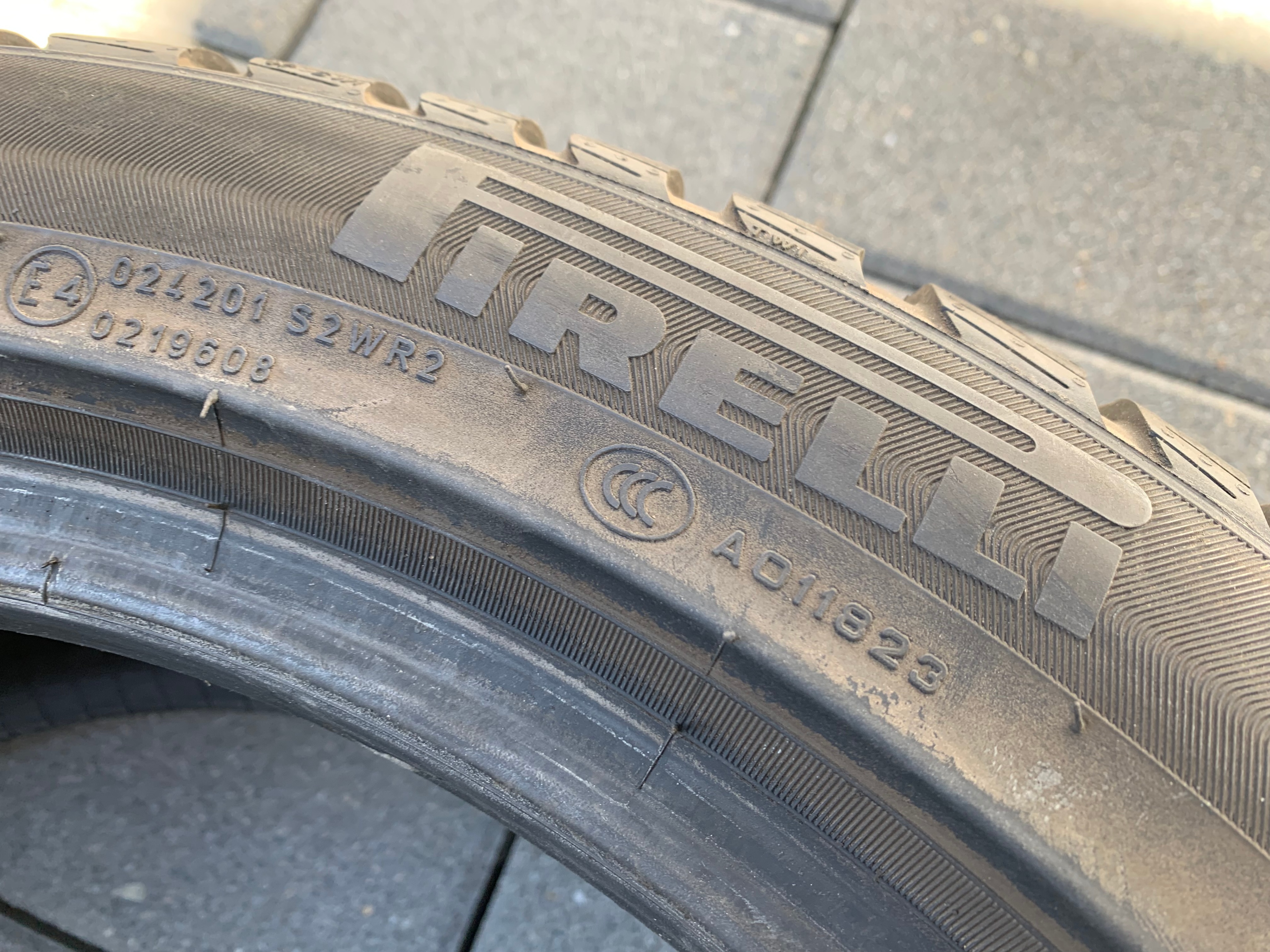 1 X single 245/45/19 Pirelli Sottozero 3 LM1 with 90% tread - photo 5