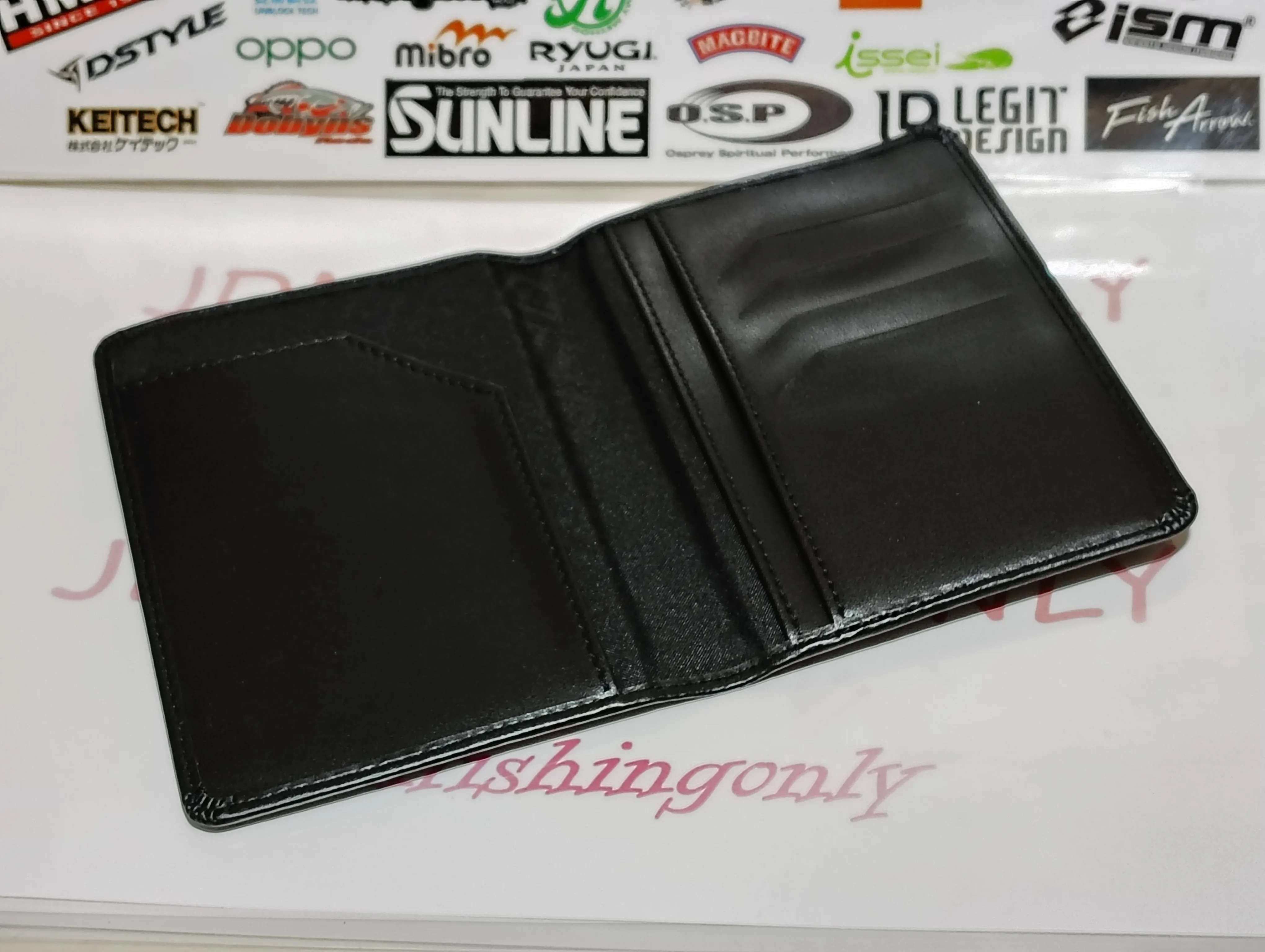 BRAND NEW NEVER USED TD Leather Passport Cover Case 2 Available image indicator(2)